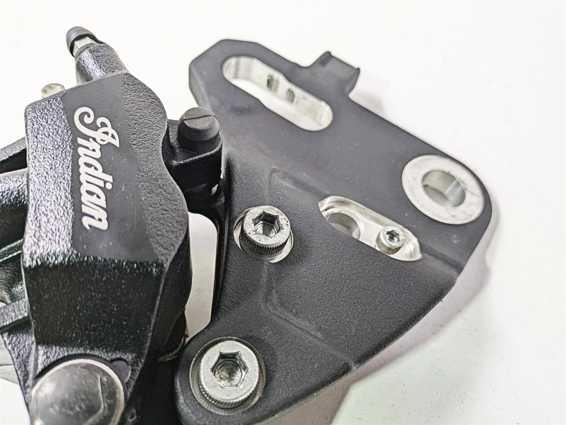 2019 Indian Chieftain Limited Rear Brake Caliper &B Bracket 1912006 - Image 10