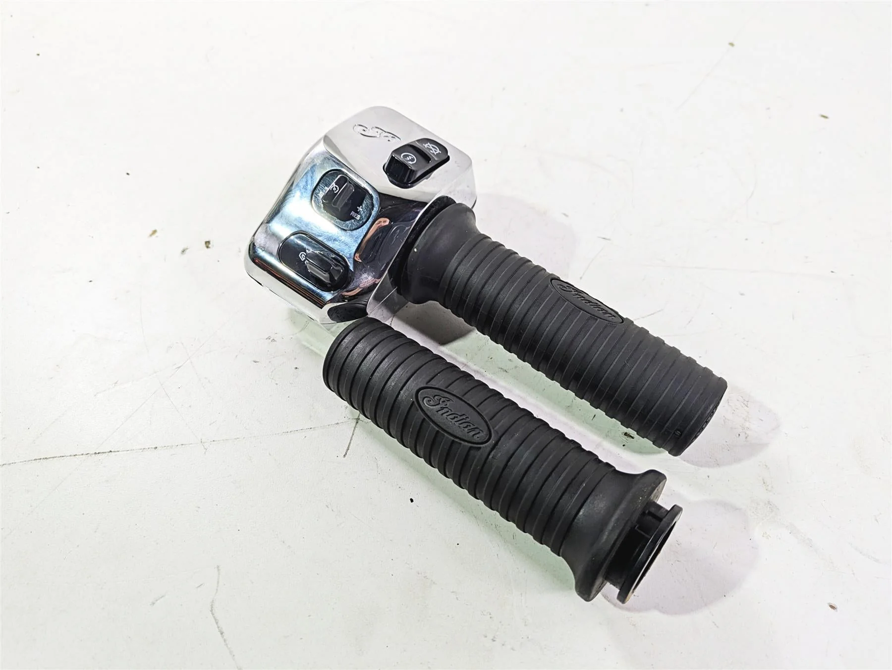 2019 Indian Chieftain Limited Right Hand Control Switch Cruise 4018445 - Image 10