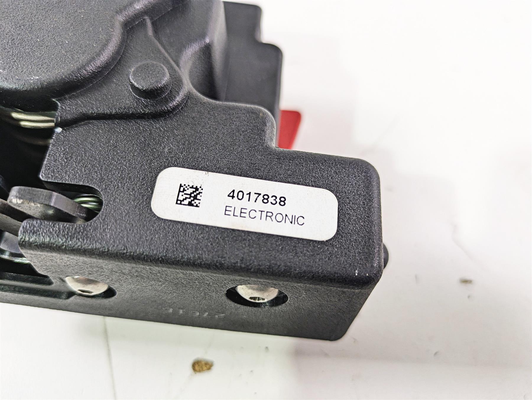 2019 Indian Chieftain Limited Right Saddlebag Lock Unit Module 4017838 - Image 7