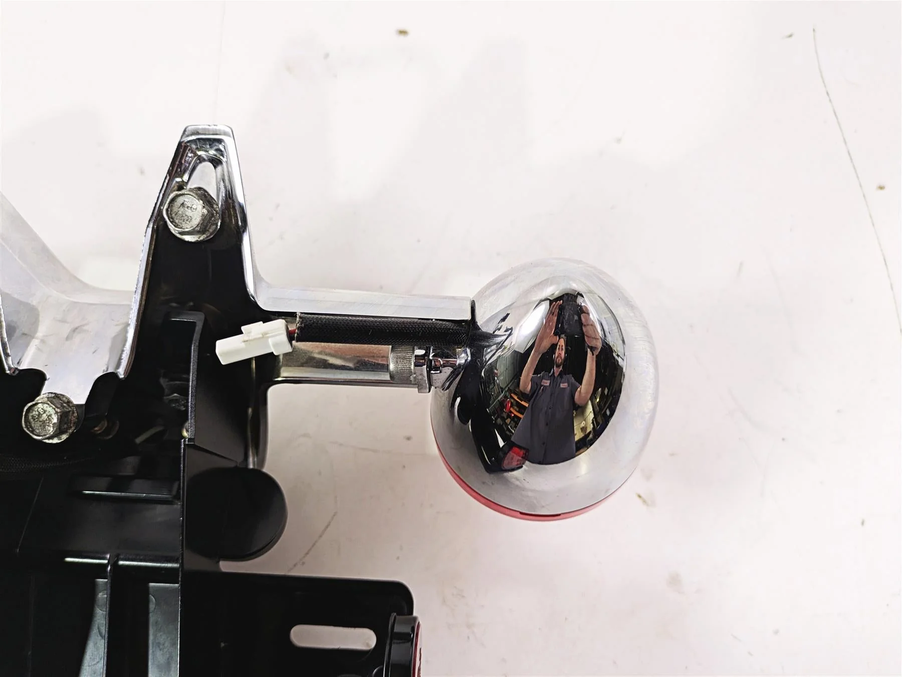 2019 Indian Chieftain Limited Taillight Blinker Plate Holder Set 5141811 5143494 - Image 7
