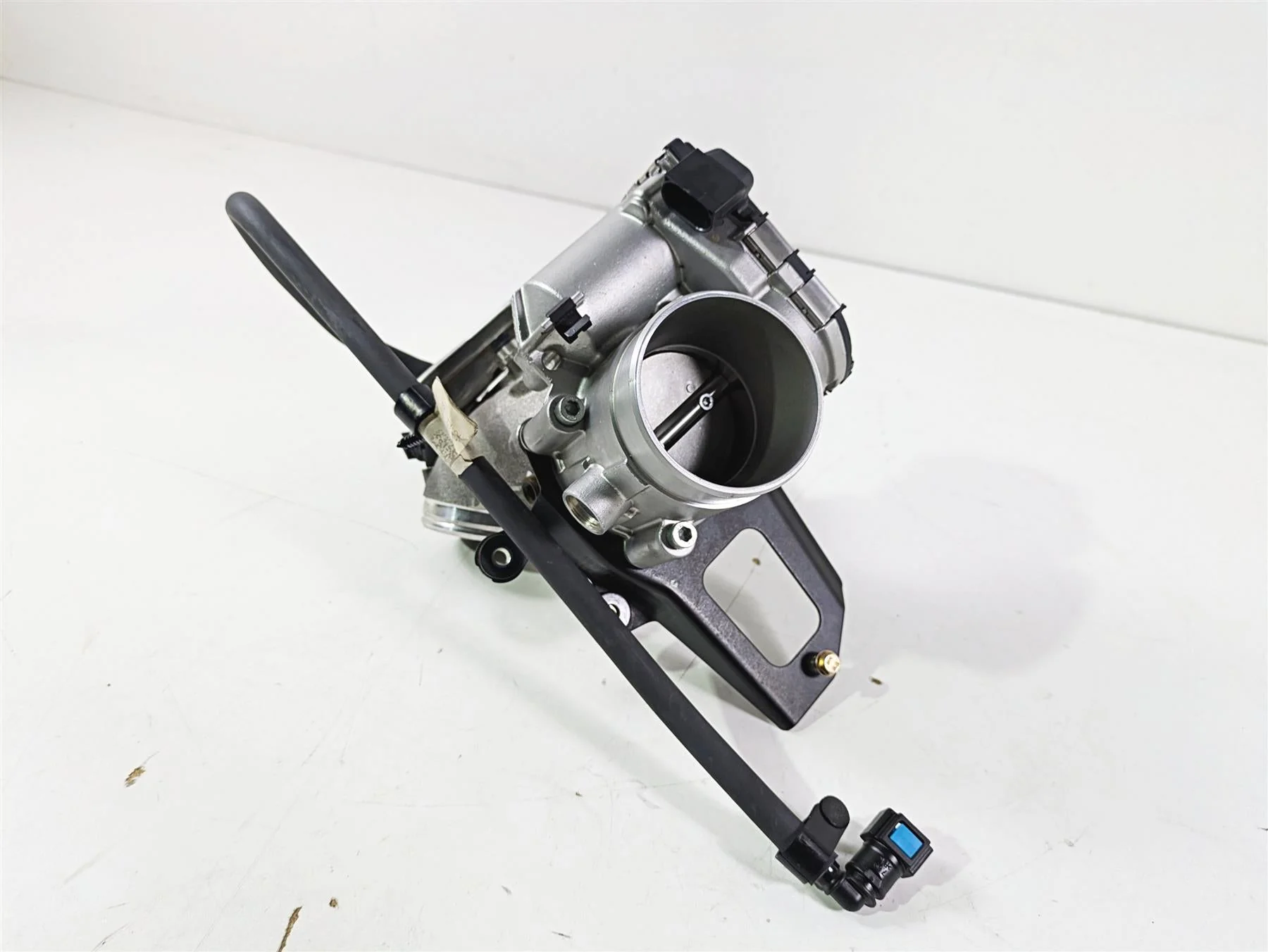 2019 Indian Chieftain Limited Throttle Body & Intake Manifold 1204685 - Image 12