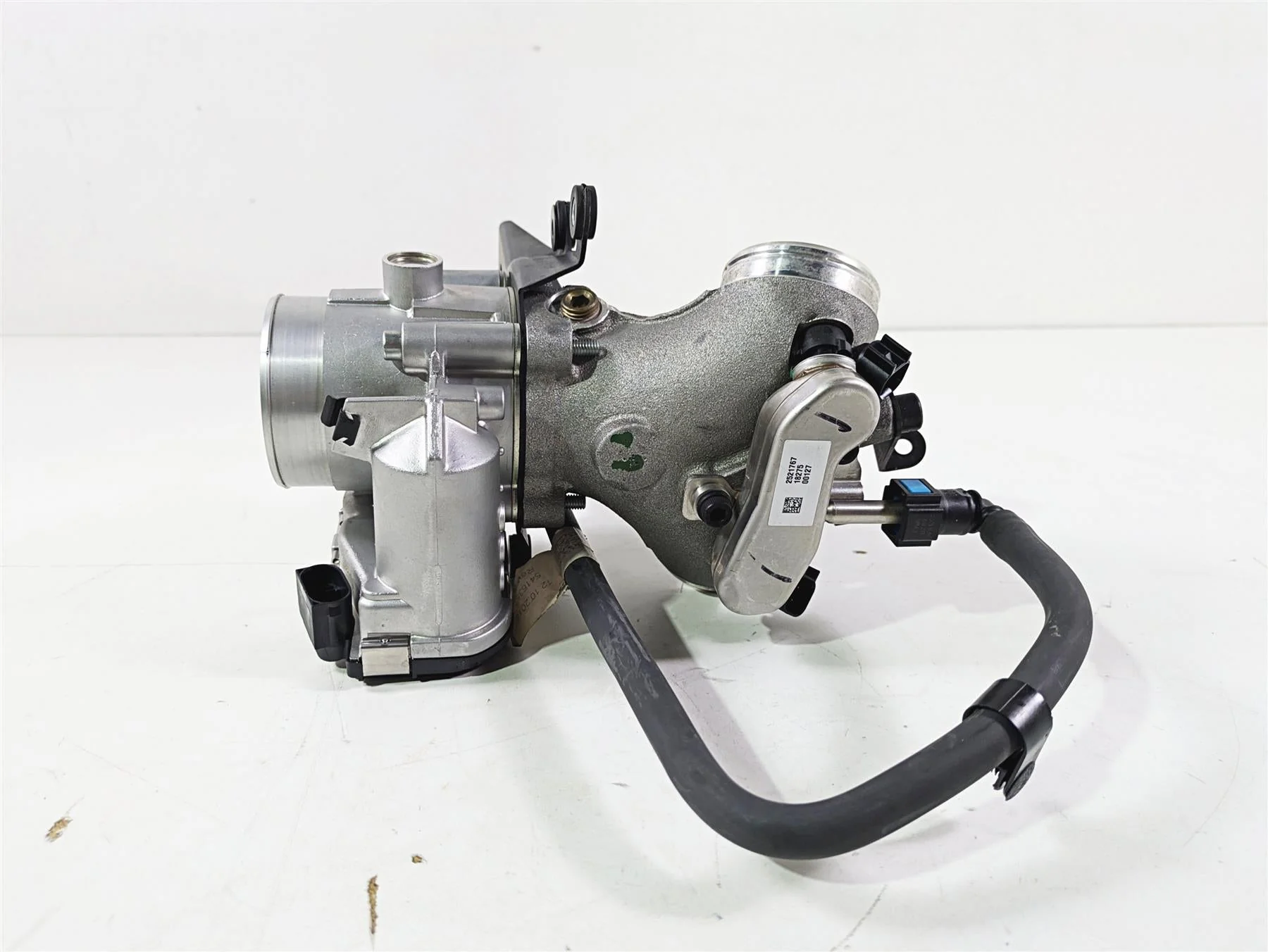 2019 Indian Chieftain Limited Throttle Body & Intake Manifold 1204685 - Image 2