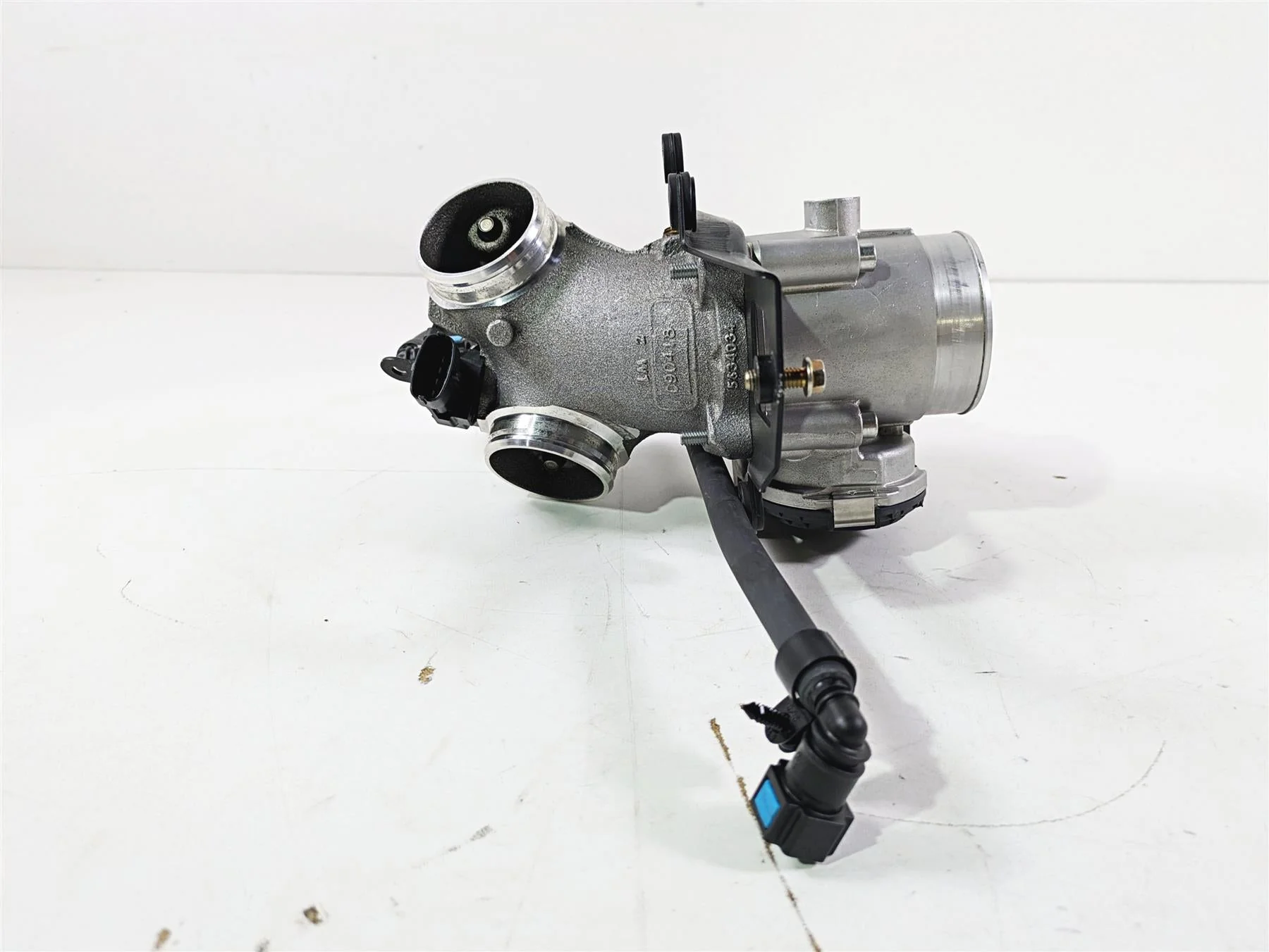 2019 Indian Chieftain Limited Throttle Body & Intake Manifold 1204685 - Image 4