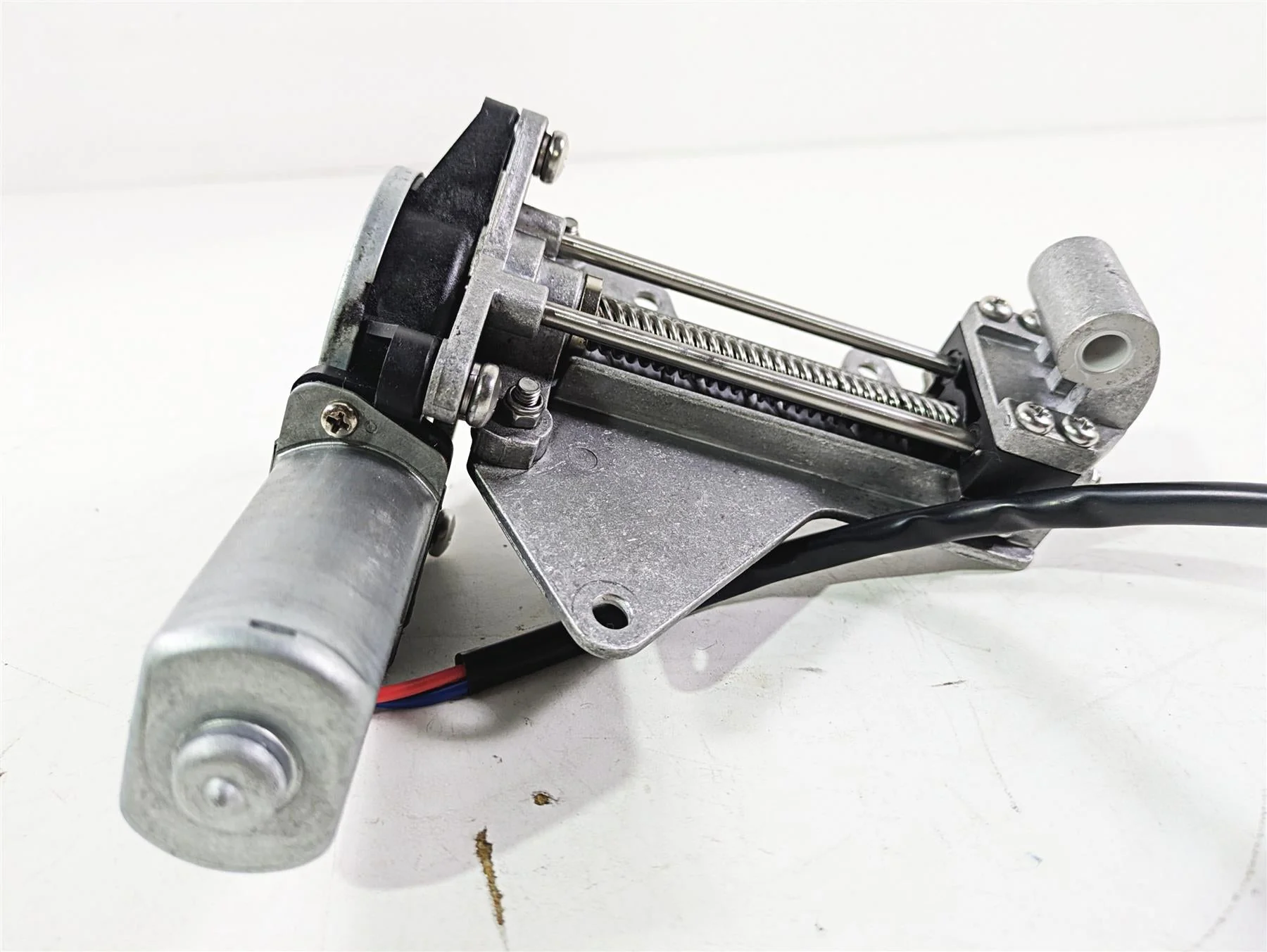2019 Indian Chieftain Limited Windshield Motor Actuator 4016791 4081090 - Image 2