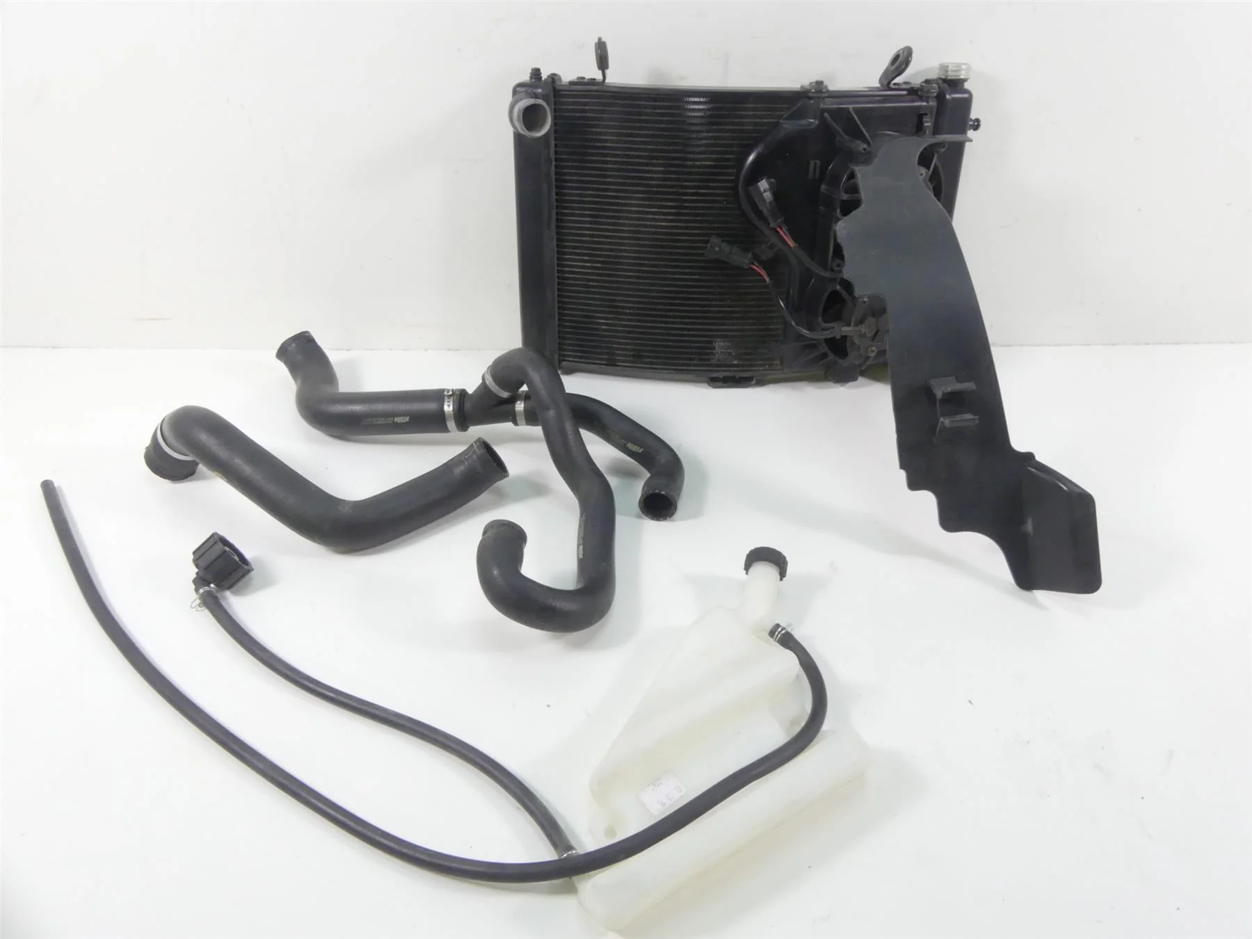 2019 KTM 1290R Super Adventure Radiator Fan Reservoir Hose Set 60335010100