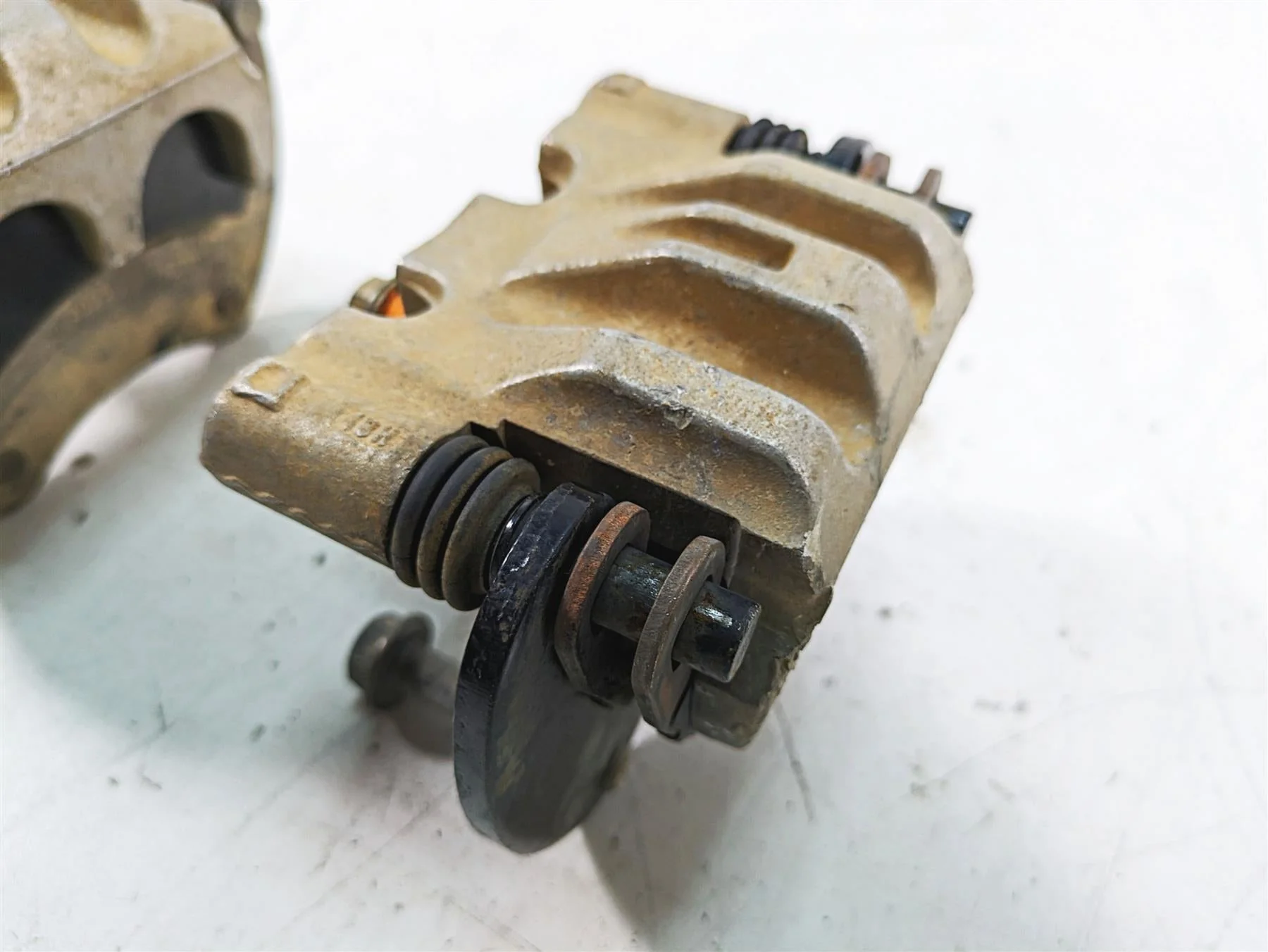 2019 Polaris RZR XP 1000 EPS Rear Brake Caliper Set 1912141 1912142 - Image 10