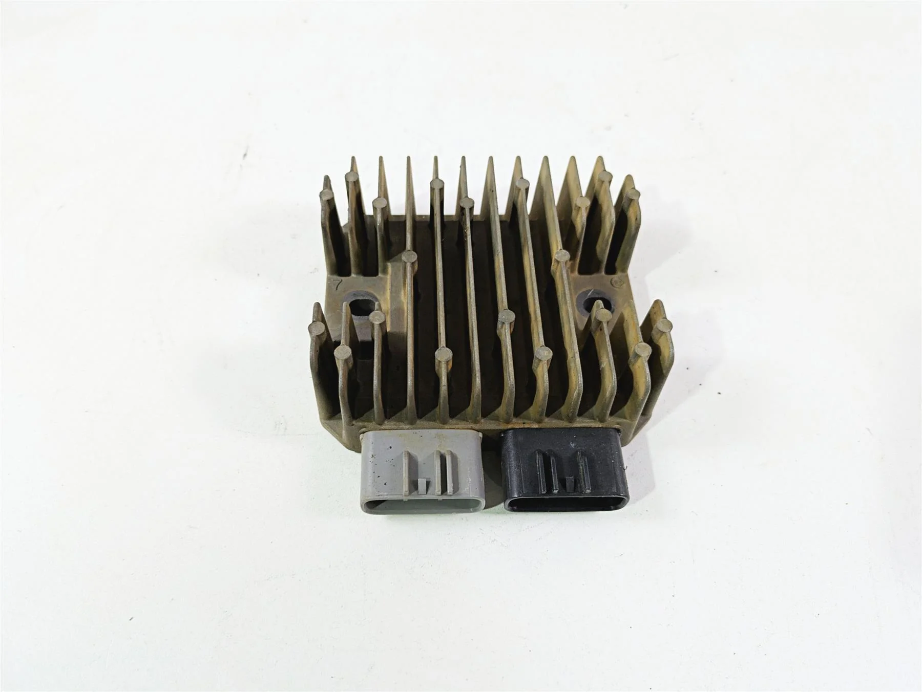 2019 Polaris RZR XP 1000 Highlifter Rectifier Voltage Regulator 4016868 - Image 3