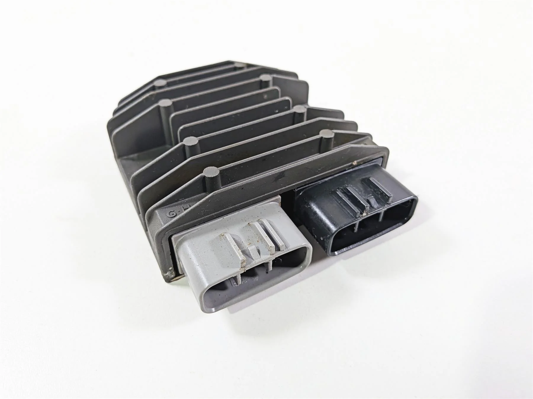 2019 Sea-Doo Spark 900 Trixx Rectifier Voltage Regulator SH775AA 710001103 - Image 9