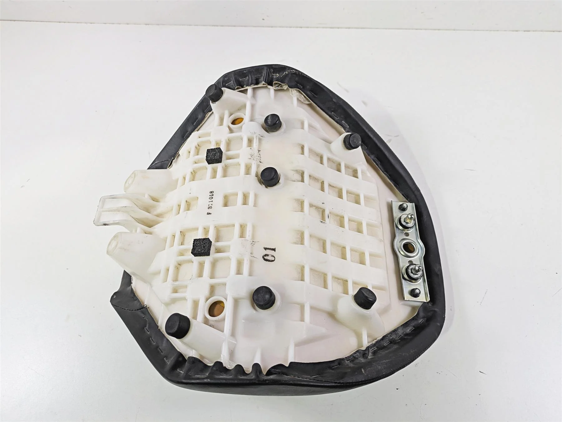 2019 Suzuki M109R VZR1800 Boulevard Front Seat Saddle 45100-48G01-48H - Image 5