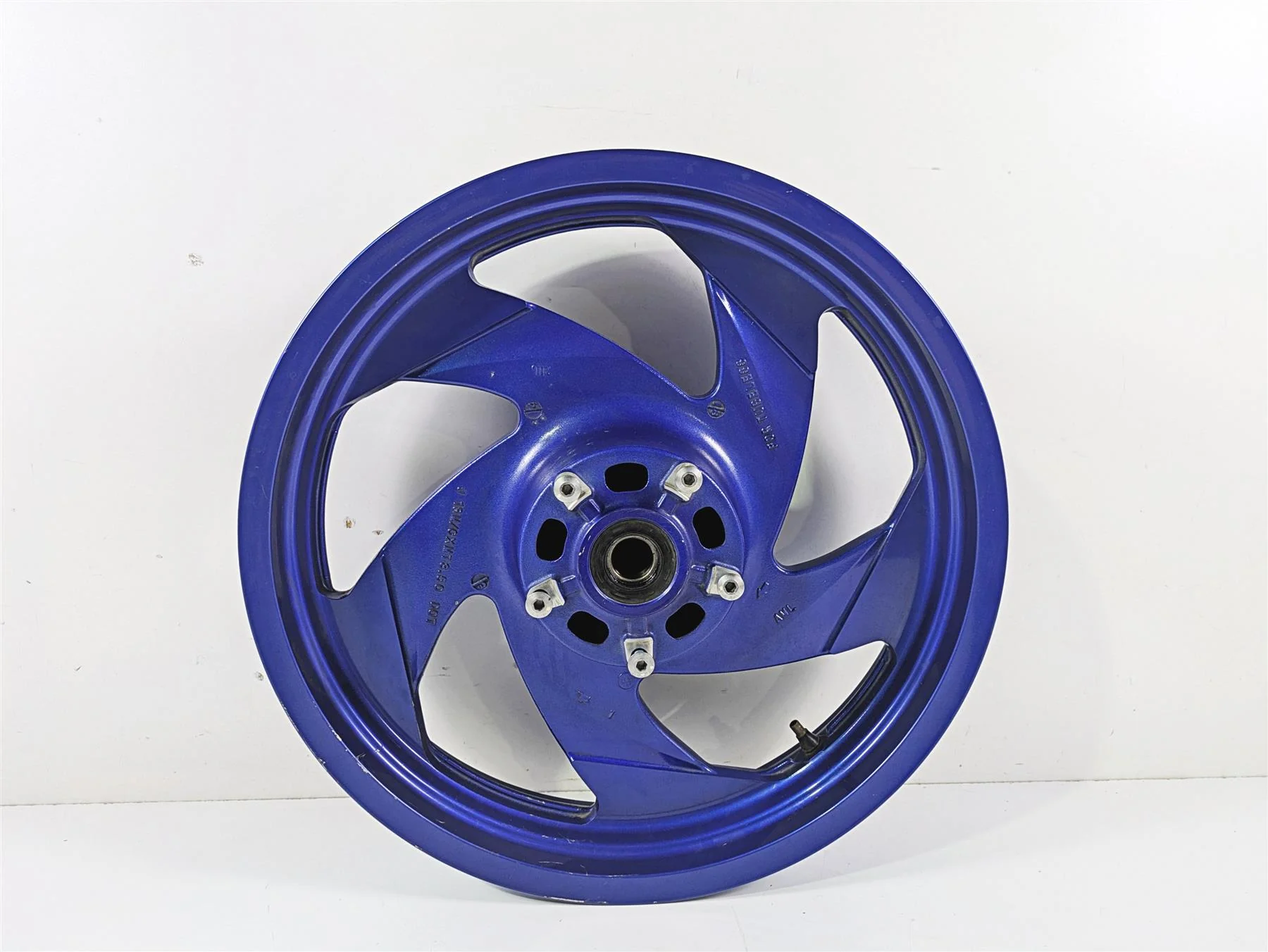 2019 Suzuki M109R VZR1800 Boulevard Front Wheel Rim 18x3.5 READ 54111-48G10 - Image 11