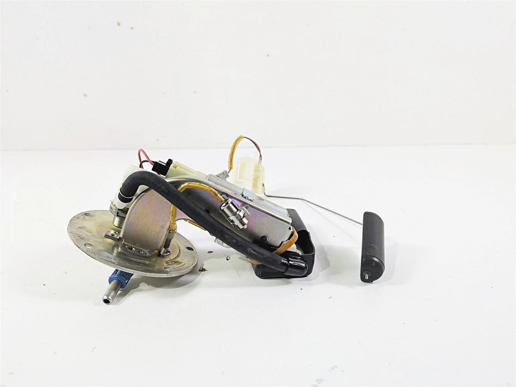 2019 Suzuki M109R VZR1800 Boulevard Fuel Gas Petrol Pump & Sender 15100-48G11 - Image 2