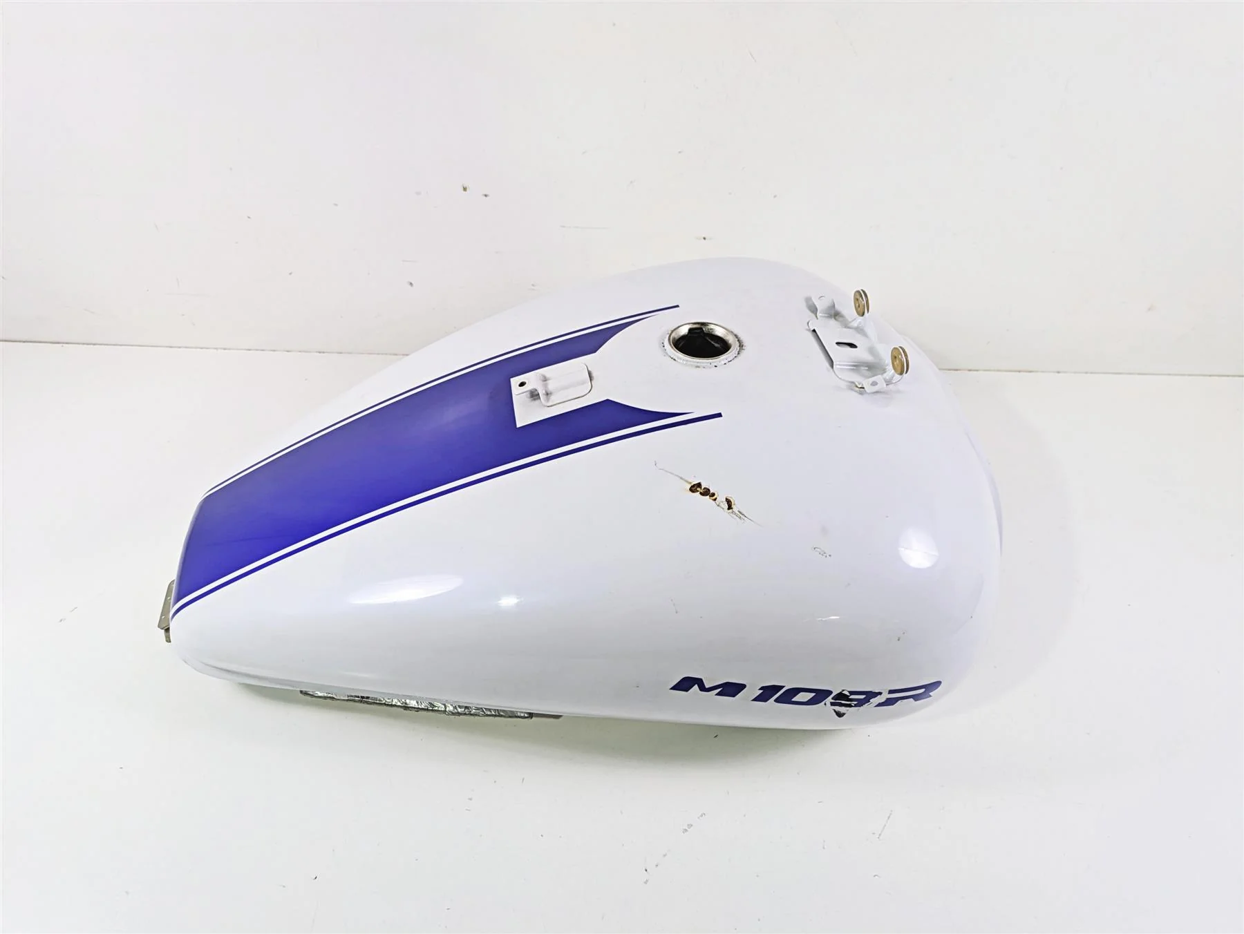 2019 Suzuki M109R VZR1800 Boulevard Fuel Gas Petrol Tank -Read 49100-48G80 - Image 10