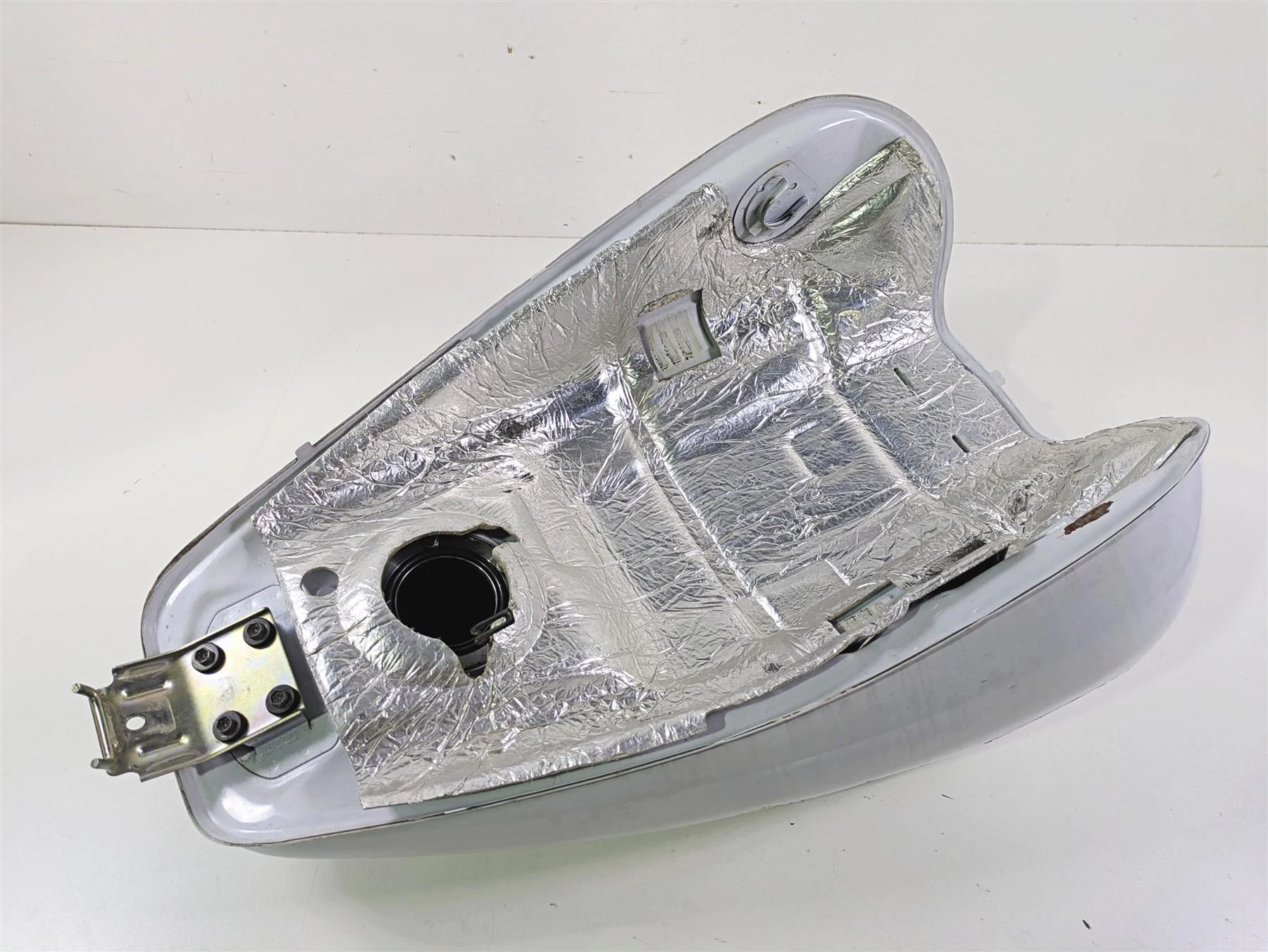 2019 Suzuki M109R VZR1800 Boulevard Fuel Gas Petrol Tank -Read 49100-48G80 - Image 6