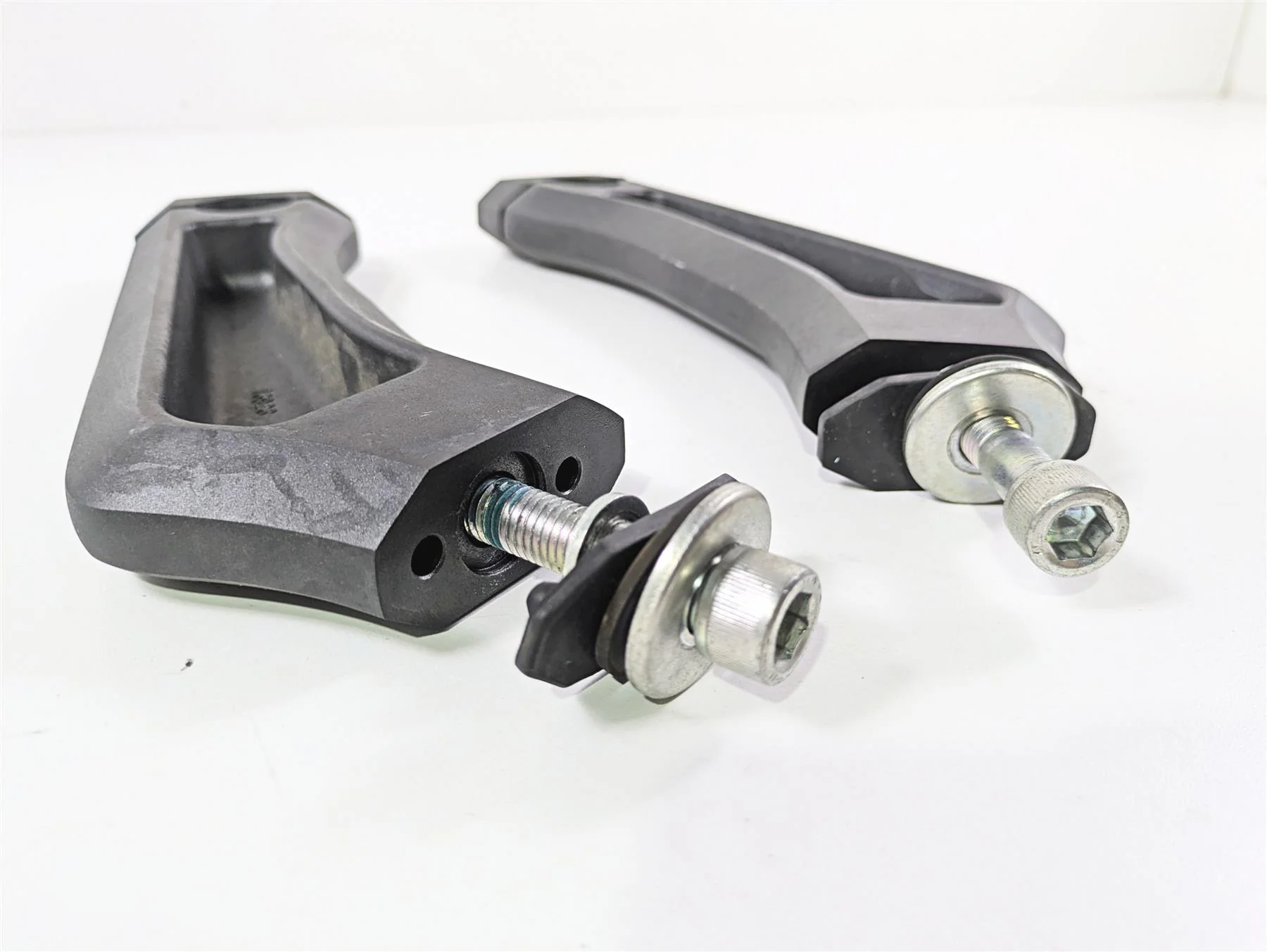 2019 Suzuki M109R VZR1800 Boulevard Handlebar Holder Risers 9" 56224-48G30 - Image 7