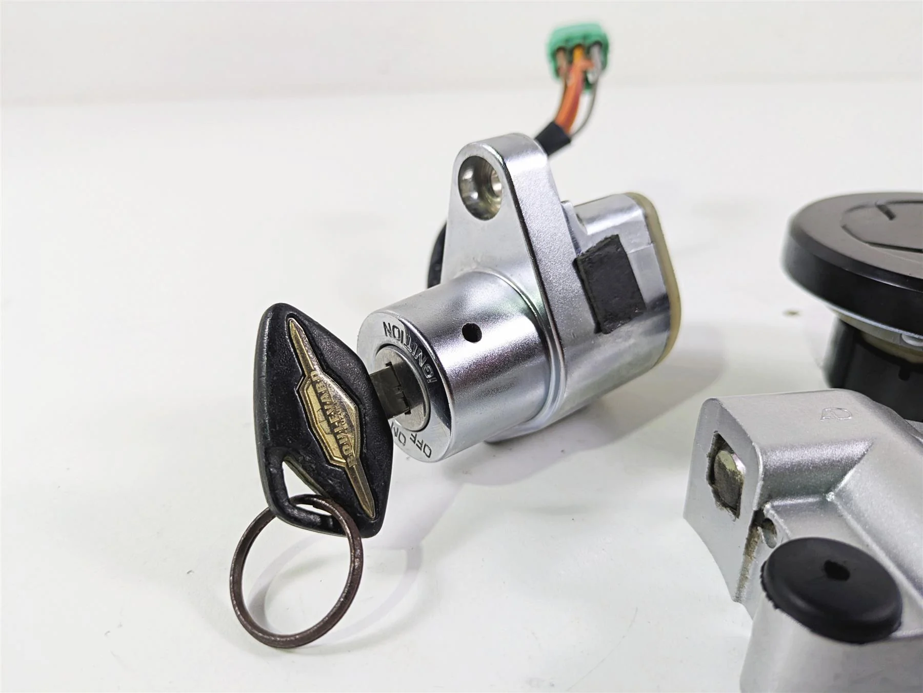 2019 Suzuki M109R VZR1800 Boulevard Ignition Switch Key Lock Set 37000-49890 - Image 3