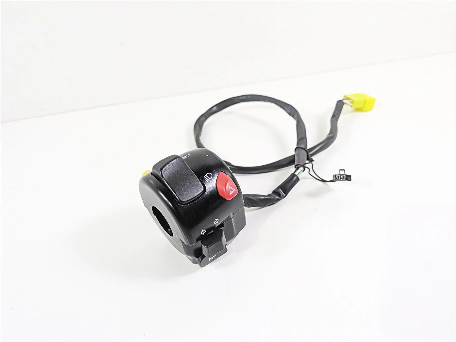 2019 Suzuki M109R VZR1800 Boulevard Left Hand Control Switch READ 37400-48GB0
