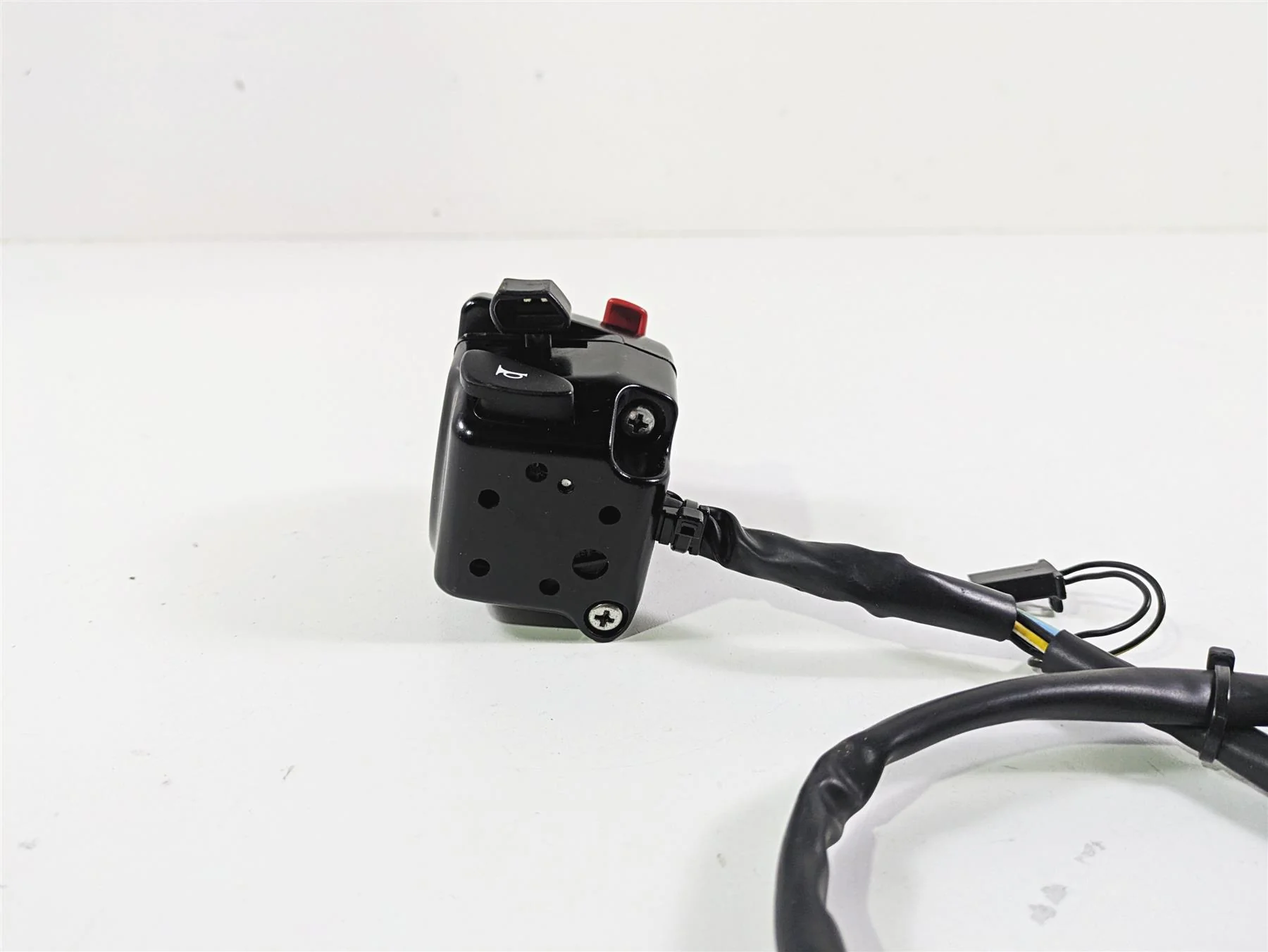 2019 Suzuki M109R VZR1800 Boulevard Left Hand Control Switch READ 37400-48GB0 - Image 6