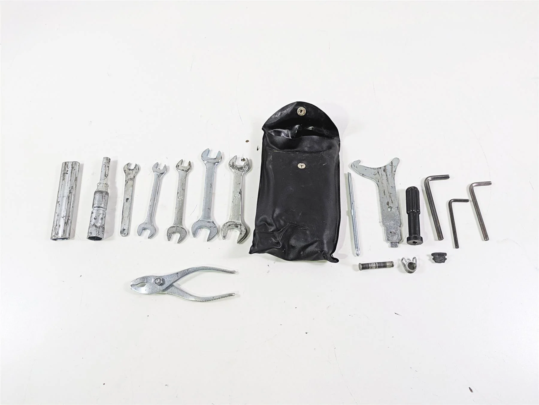 2019 Suzuki M109R VZR1800 Boulevard Oem Tool Kit Set Bag - Image 5
