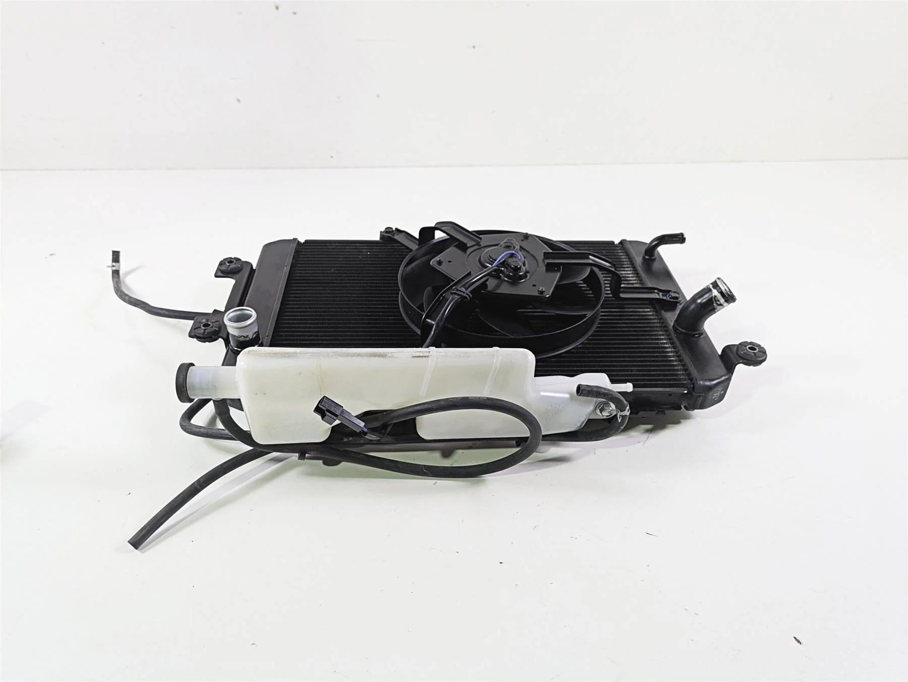 2019 Suzuki M109R VZR1800 Boulevard Radiator Fan Reservoir Hoses 17710-48G00 - Image 2