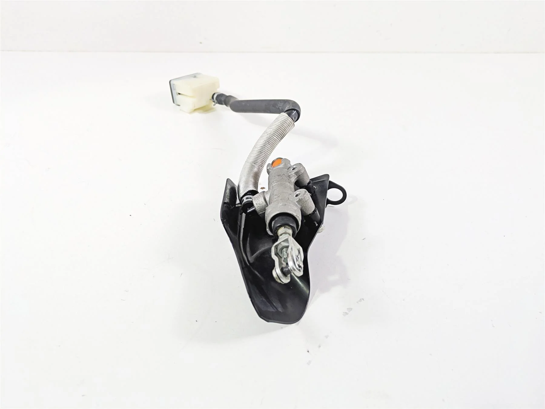 2019 Suzuki M109R VZR1800 Boulevard Rear Brake Master Cylinder 14mm 69600-48G00 - Image 4