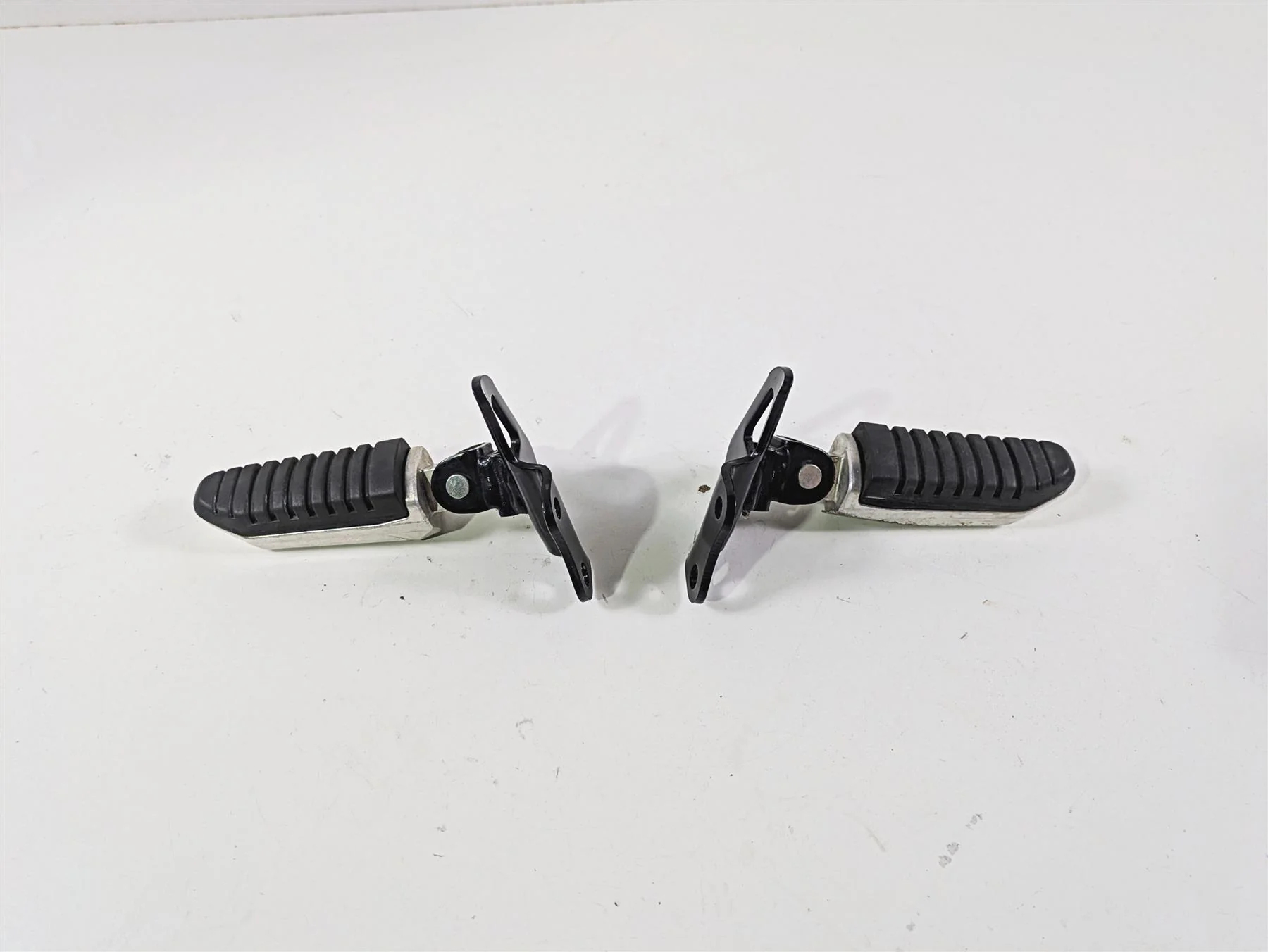 2019 Suzuki M109R VZR1800 Boulevard Rear Passenger Footpeg Set 43600-48G00 - Image 11