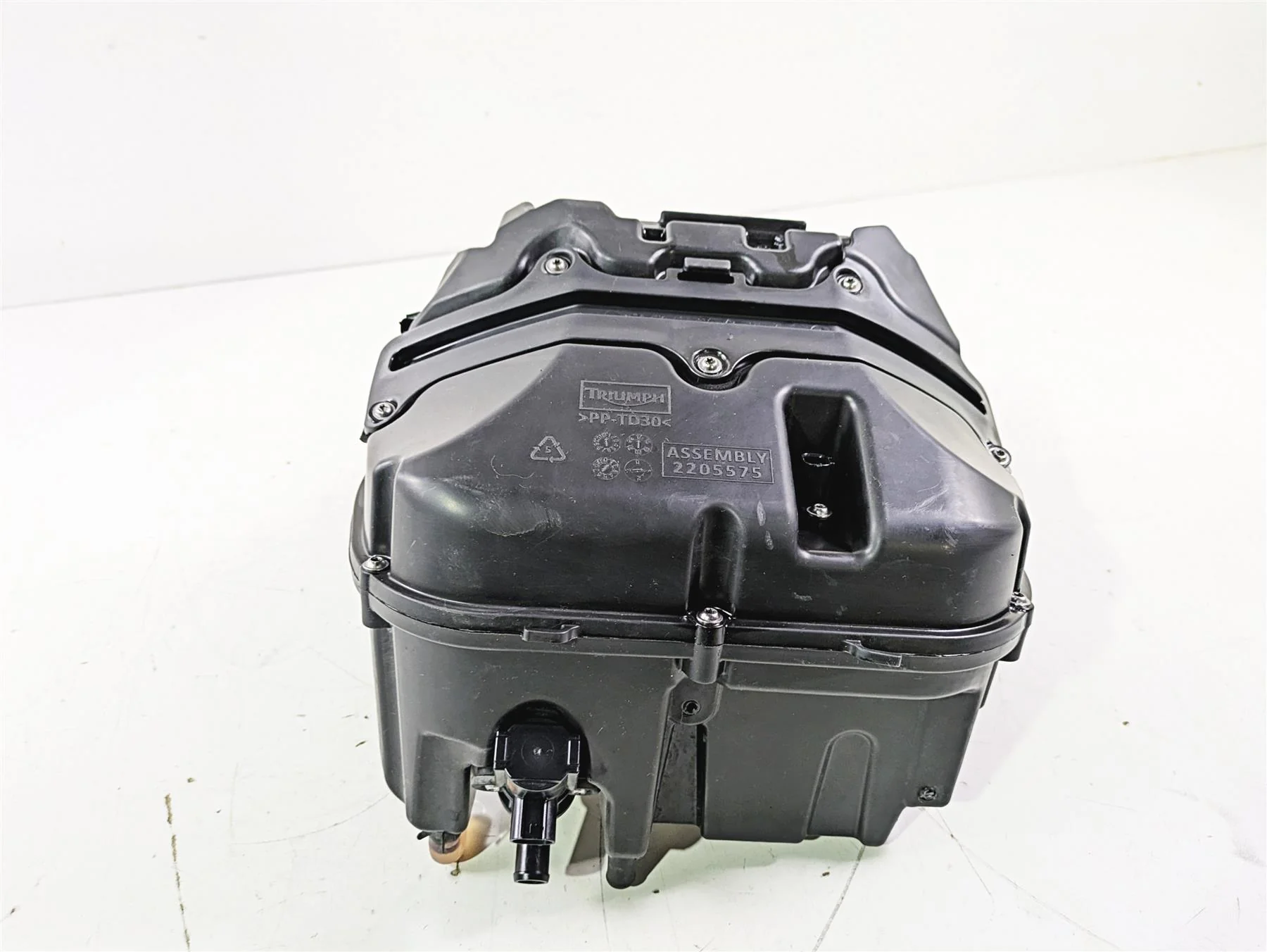 2019 Triumph Speed Triple RS 1050 Air Box Cleaner Breather Set T2205575 - Image 7