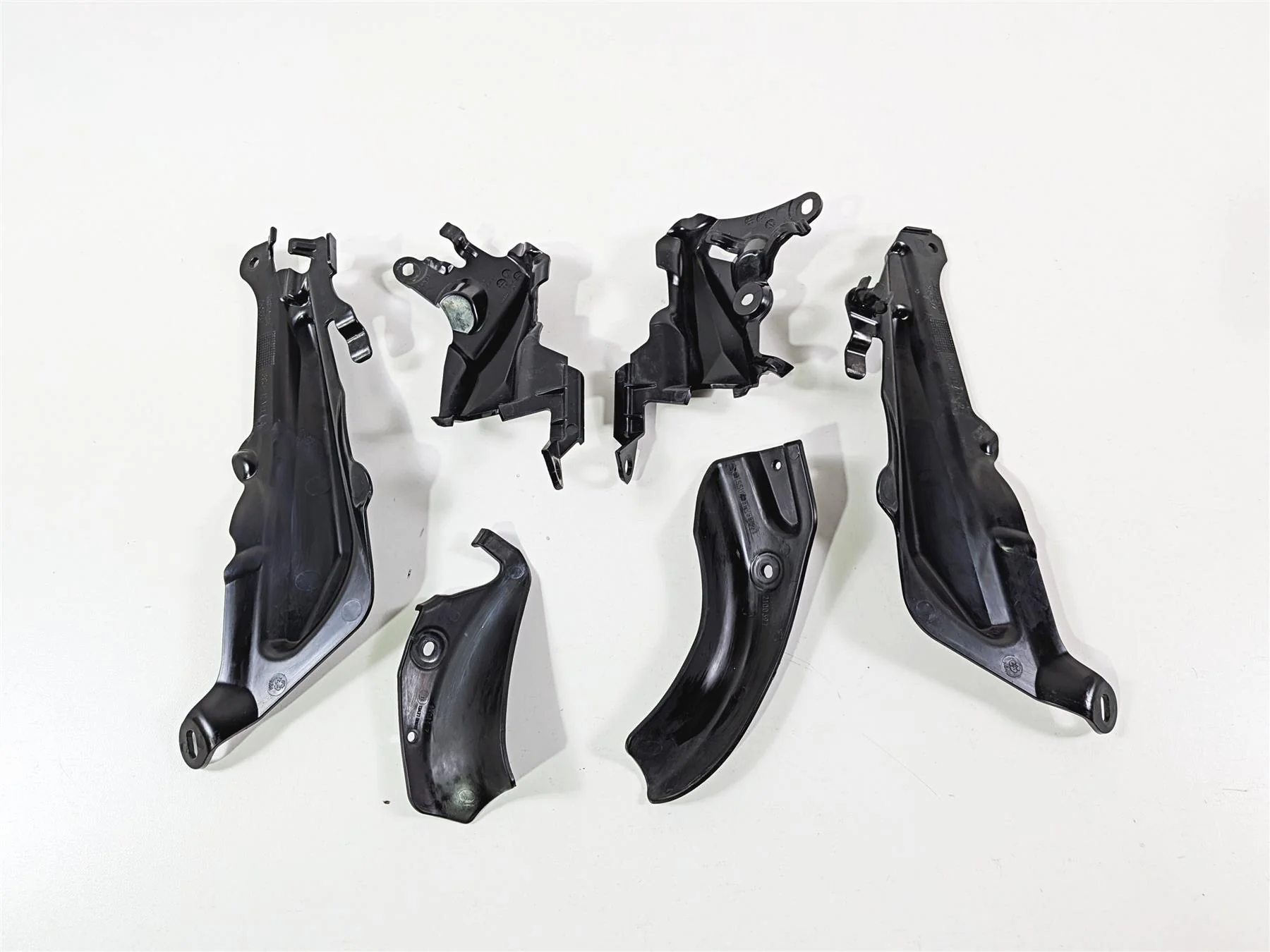 2019 Triumph Speed Triple RS 1050 All Frame Infill Covers Fairing Set T2306567 - Image 5