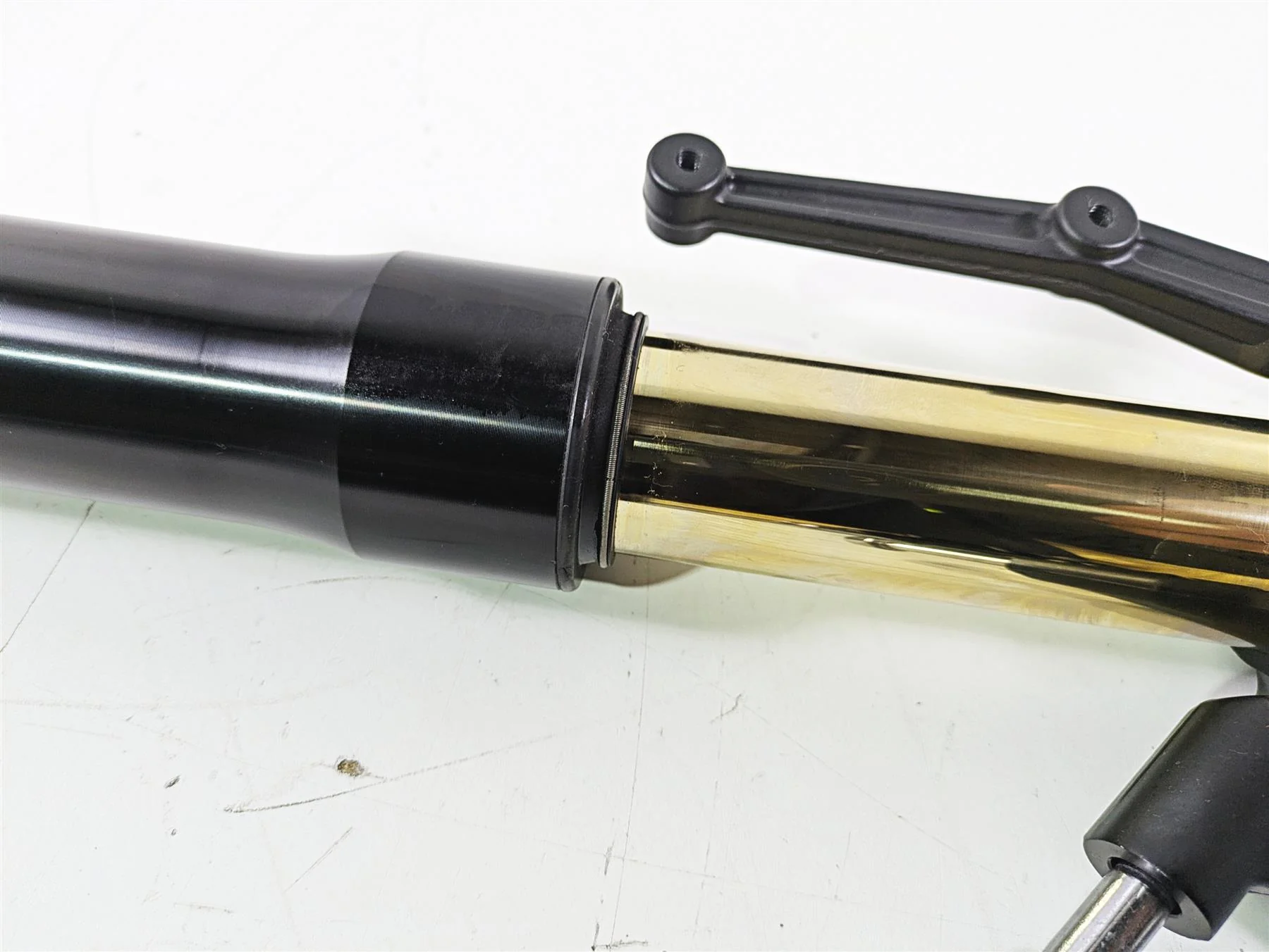 2019 Triumph Speed Triple RS 1050 Black Ohlins Front Fork Leg T2044034 T2044036 - Image 11