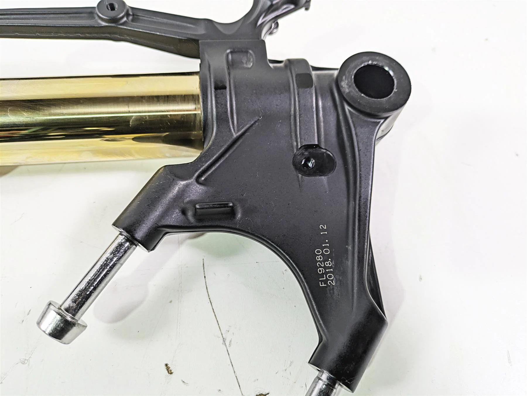 2019 Triumph Speed Triple RS 1050 Black Ohlins Front Fork Leg T2044034 T2044036 - Image 8