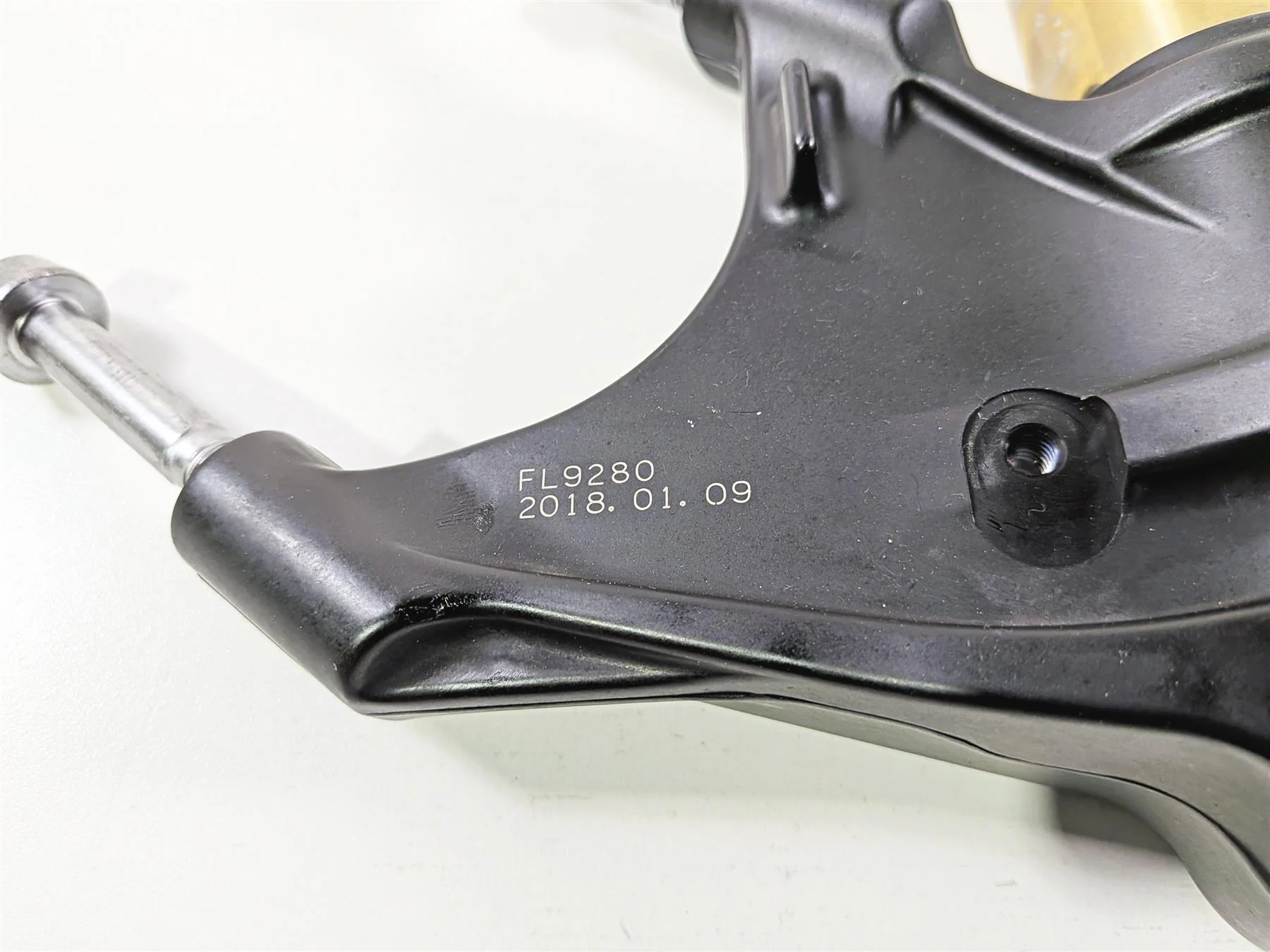 2019 Triumph Speed Triple RS 1050 Black Ohlins Front Fork Legs T2044034 T2044036 - Image 11