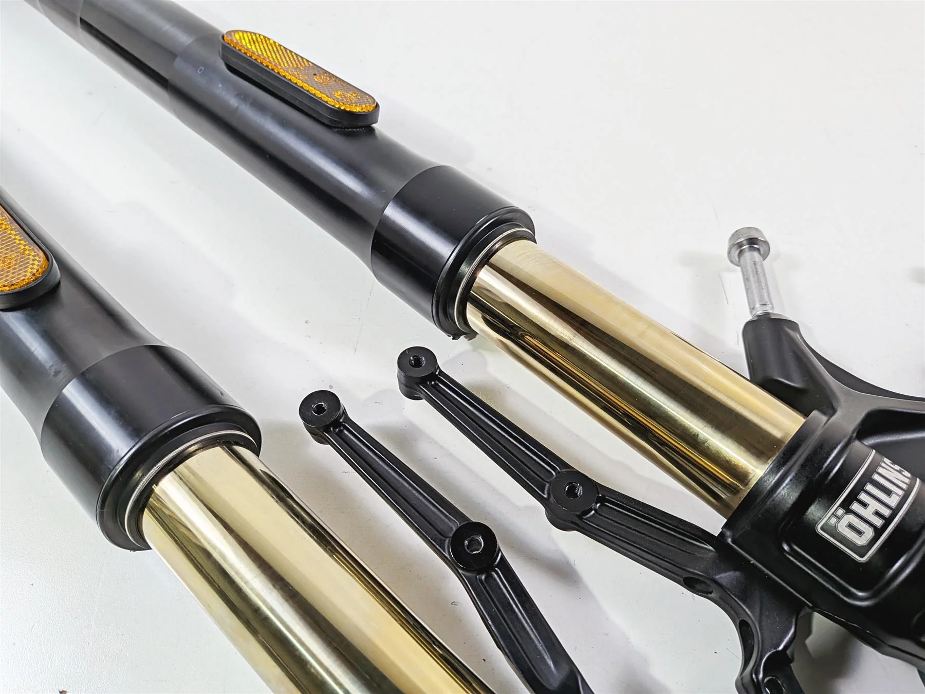 2019 Triumph Speed Triple RS 1050 Black Ohlins Front Fork Legs T2044034 T2044036 - Image 16
