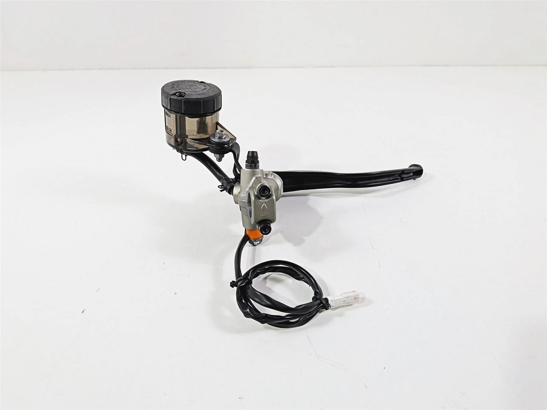 2019 Triumph Speed Triple RS 1050 Brembo Front Radial Brake Pump & Lever T2024898 - Image 3
