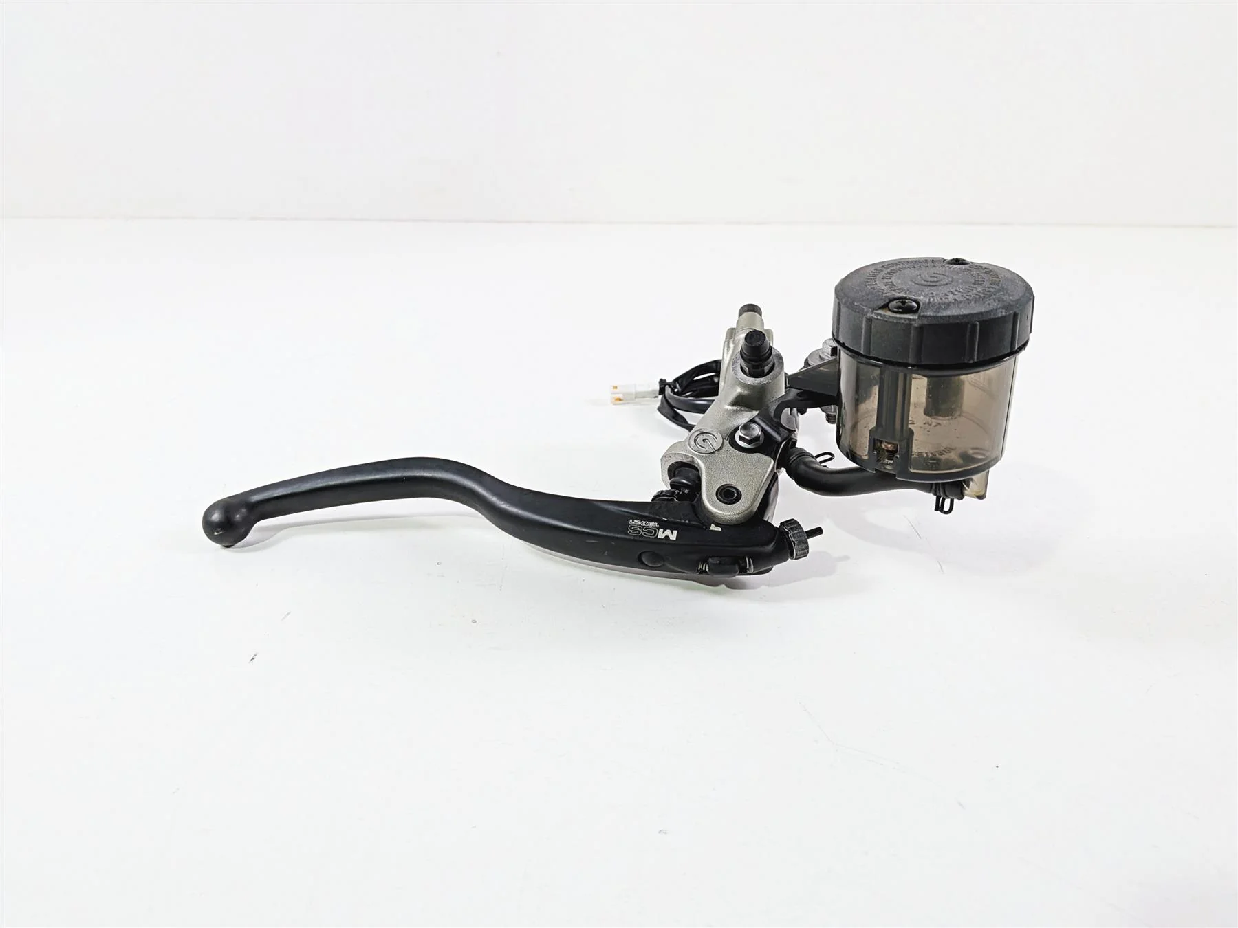 2019 Triumph Speed Triple RS 1050 Brembo Front Radial Brake Pump & Lever T2024898 - Image 5