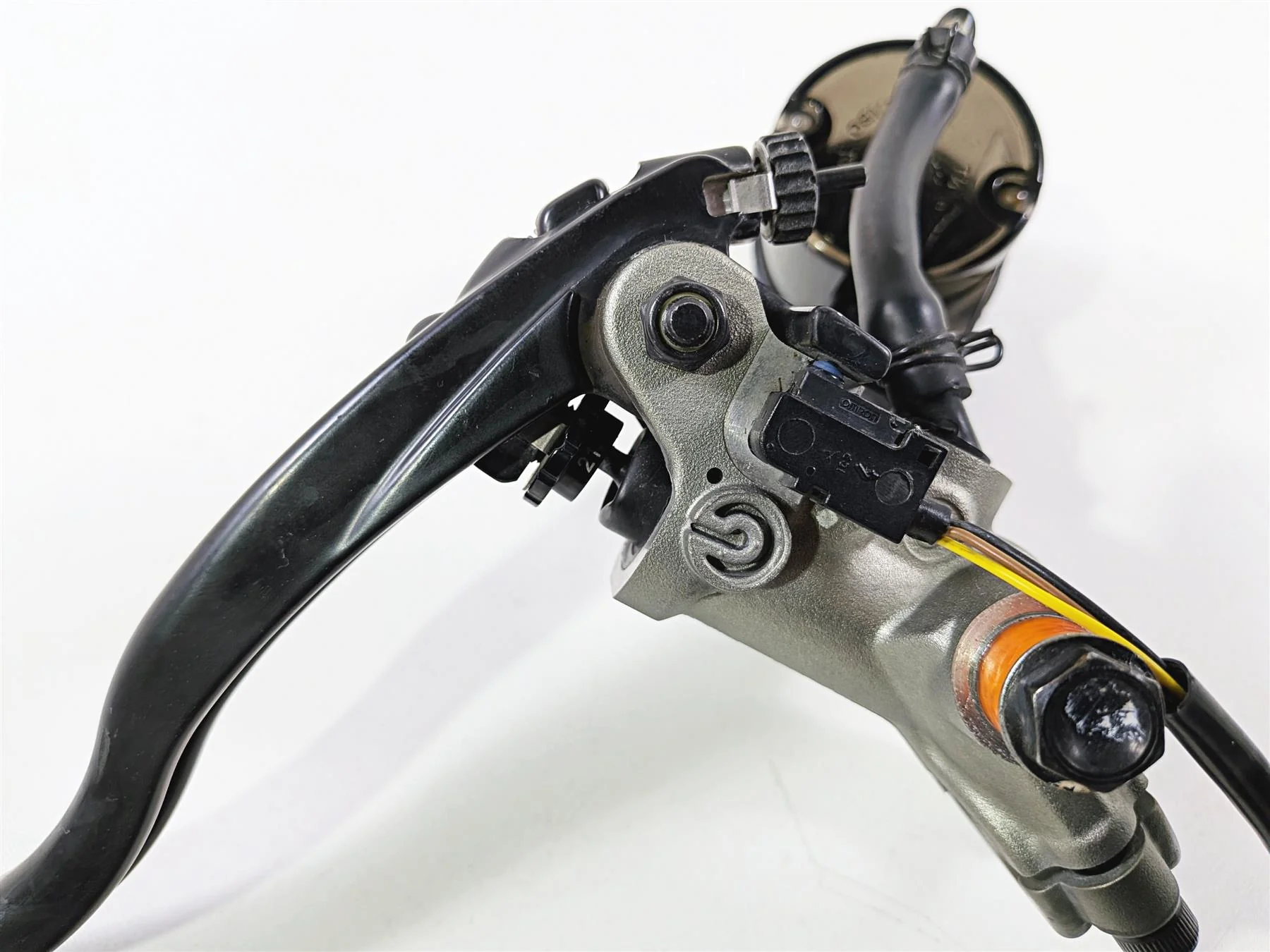 2019 Triumph Speed Triple RS 1050 Brembo Front Radial Brake Pump & Lever T2024898 - Image 8