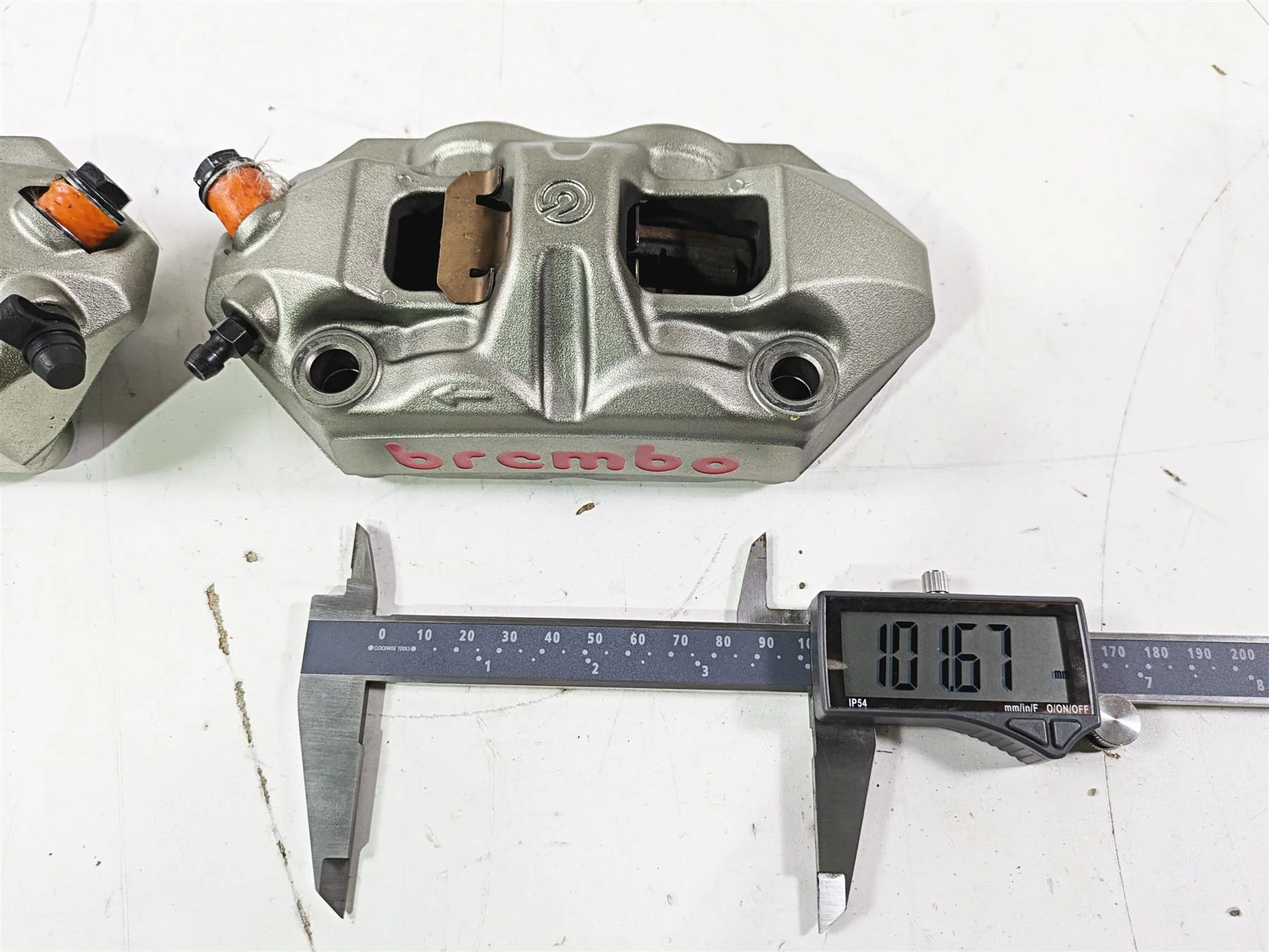 2019 Triumph Speed Triple RS 1050 Brembo M4 Front Brake Calipers 100mm T2023530 - Image 2
