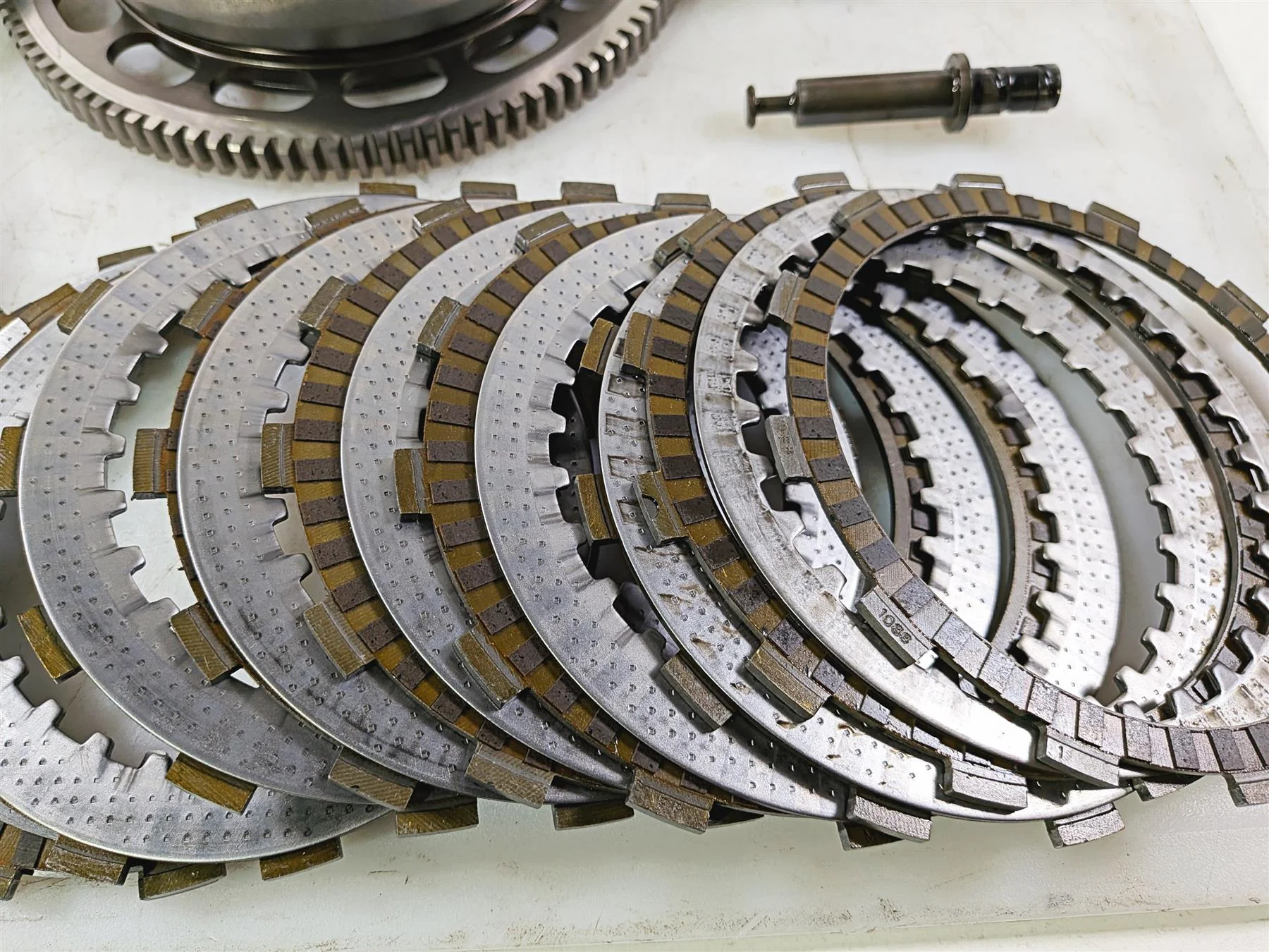 2019 Triumph Speed Triple RS 1050 Clutch Basket Friction Disc Set T1176550 - Image 3