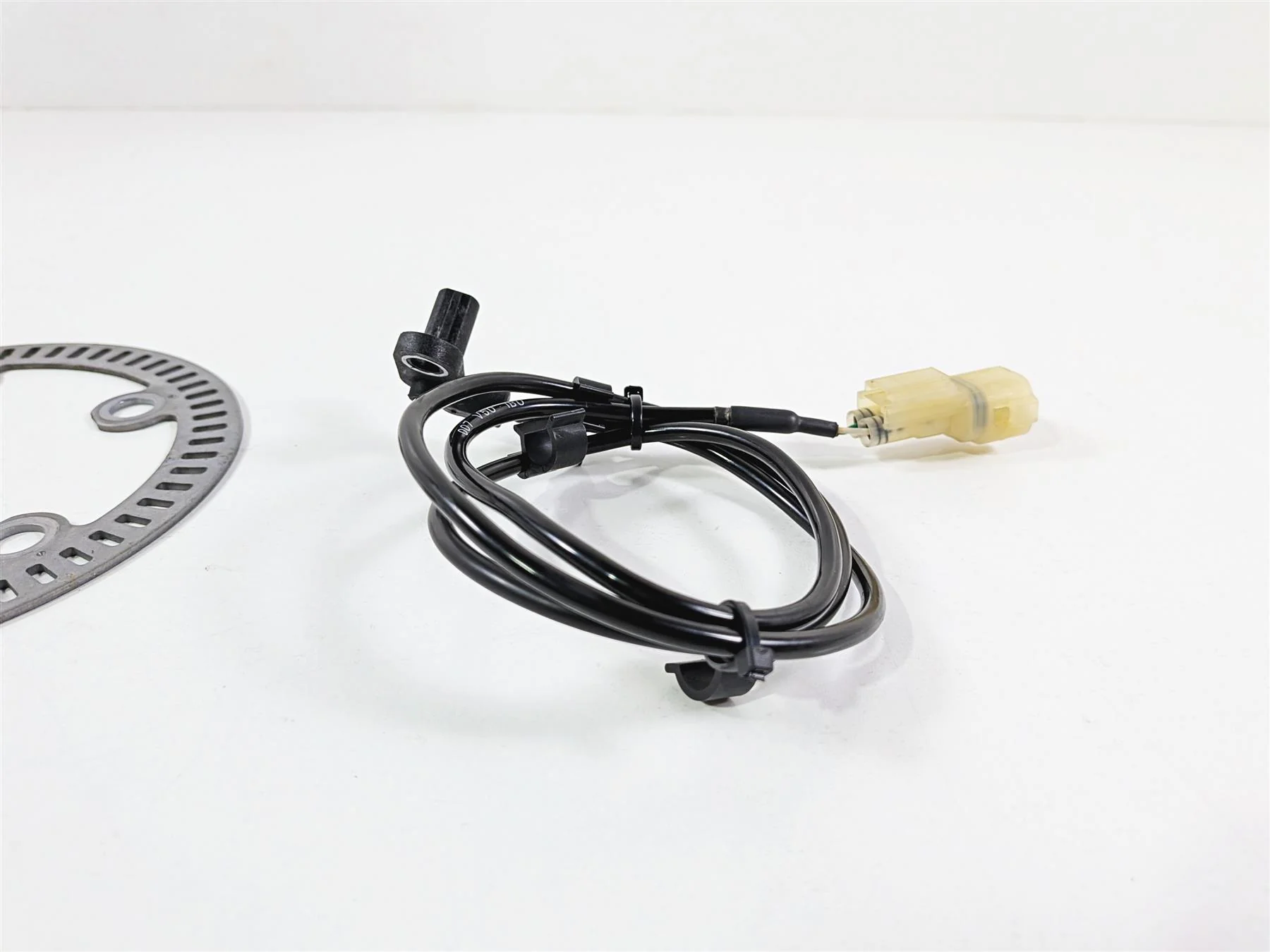 2019 Triumph Speed Triple RS 1050 Front Abs Brake Wheel Speed Sensor T2029270 - Image 6