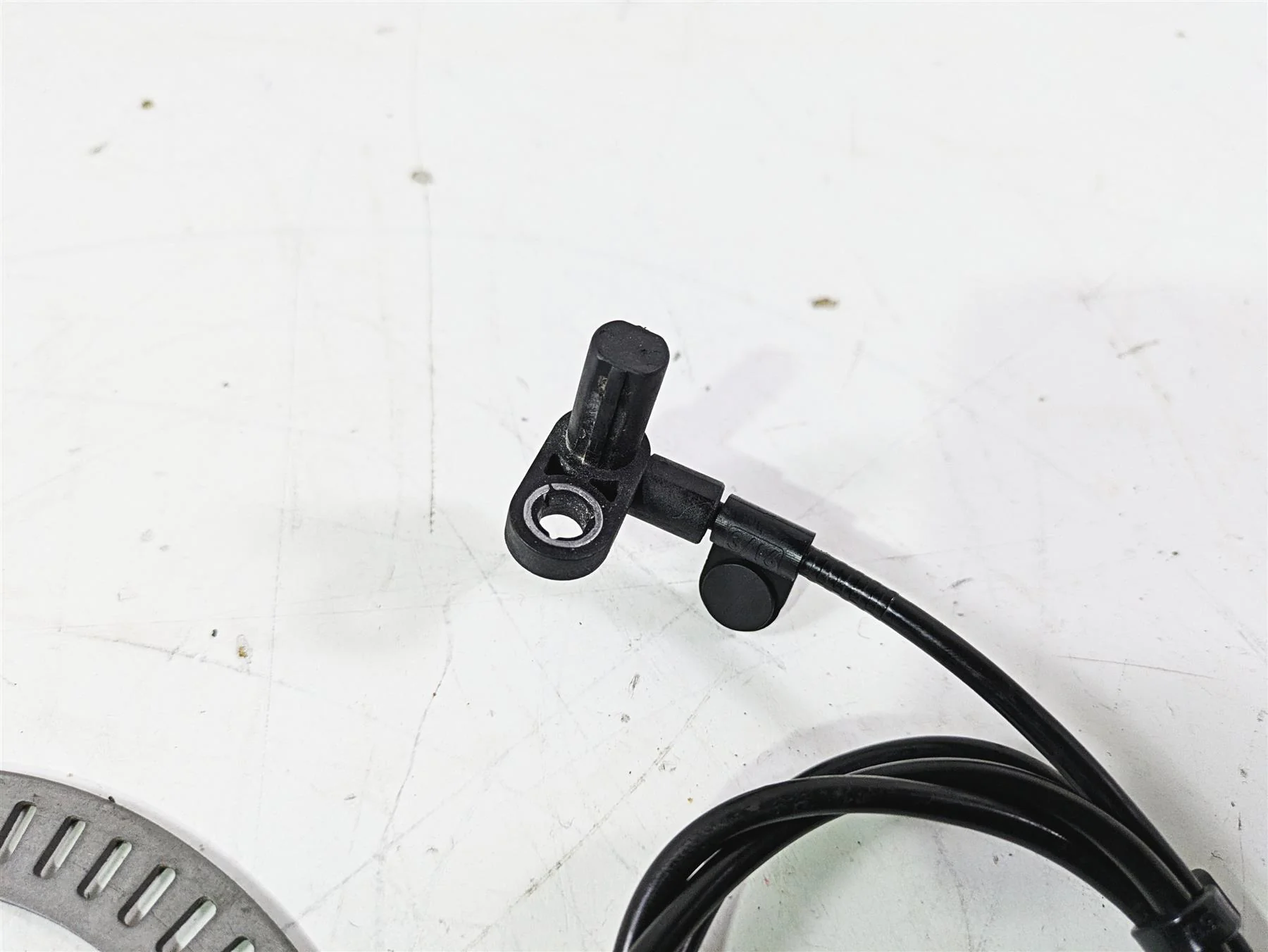 2019 Triumph Speed Triple RS 1050 Front Abs Brake Wheel Speed Sensor T2029270 - Image 7