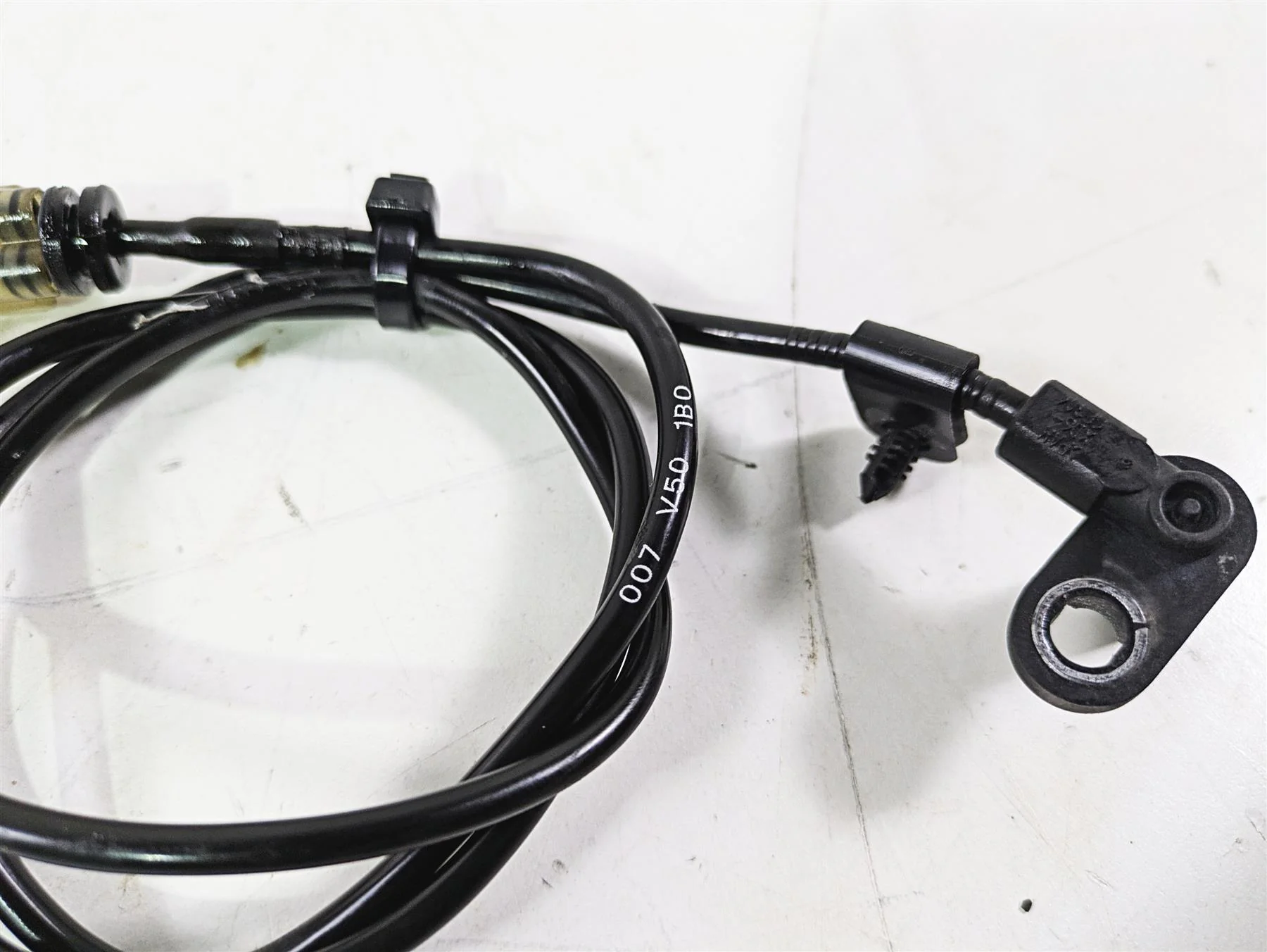 2019 Triumph Speed Triple RS 1050 Front Abs Brake Wheel Speed Sensor T2029270 - Image 9