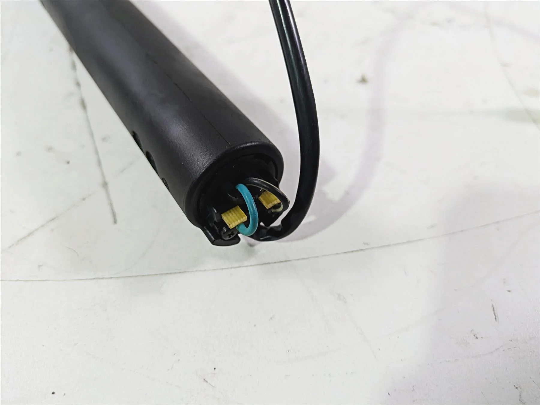 2019 Triumph Speed Triple RS 1050 Fuel Gas Petrol Level Sending Unit T2405926 - Image 6