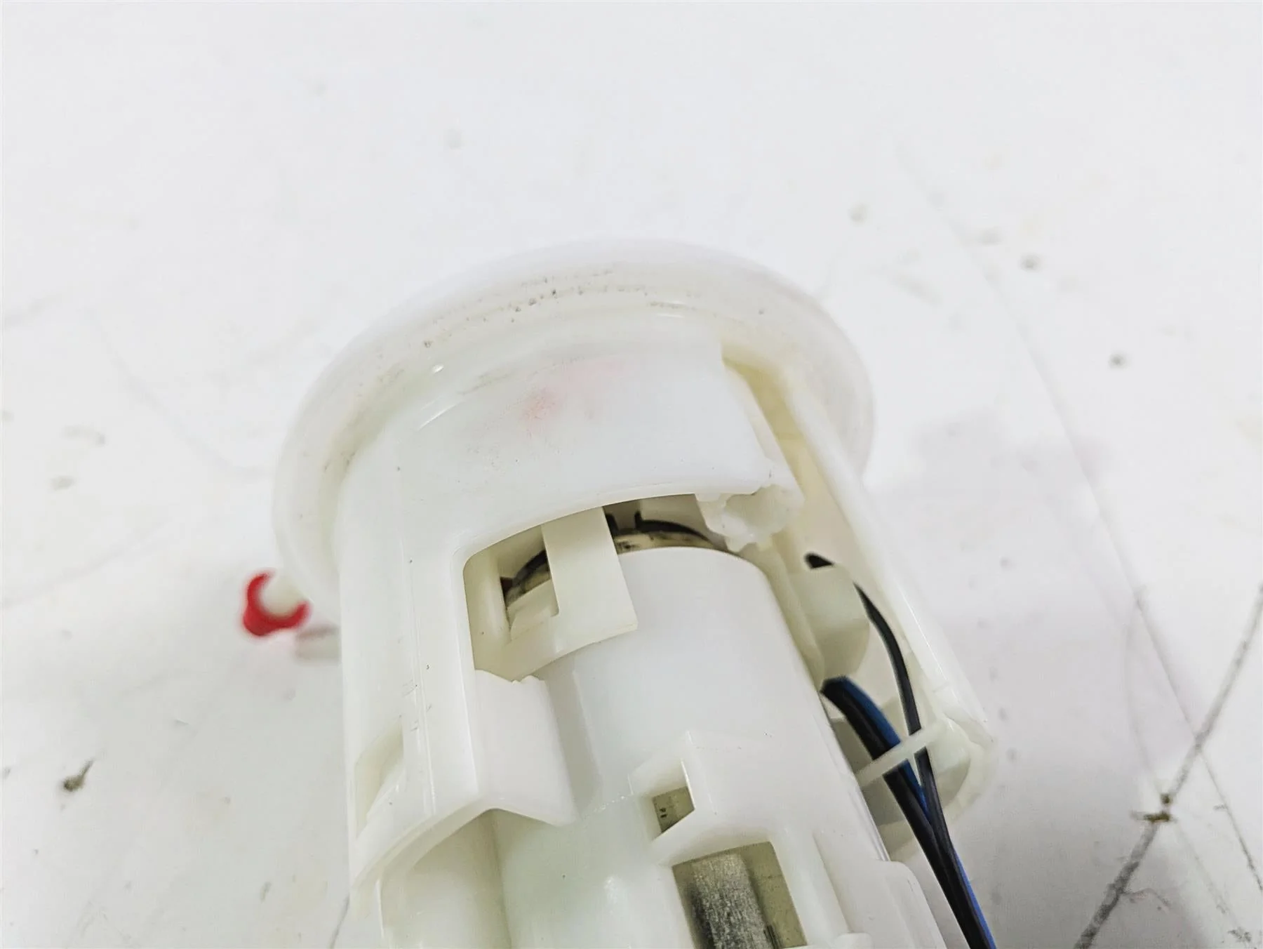 2019 Triumph Speed Triple RS 1050 Fuel Gas Petrol Pump & Sending Unit T2400735 - Image 10