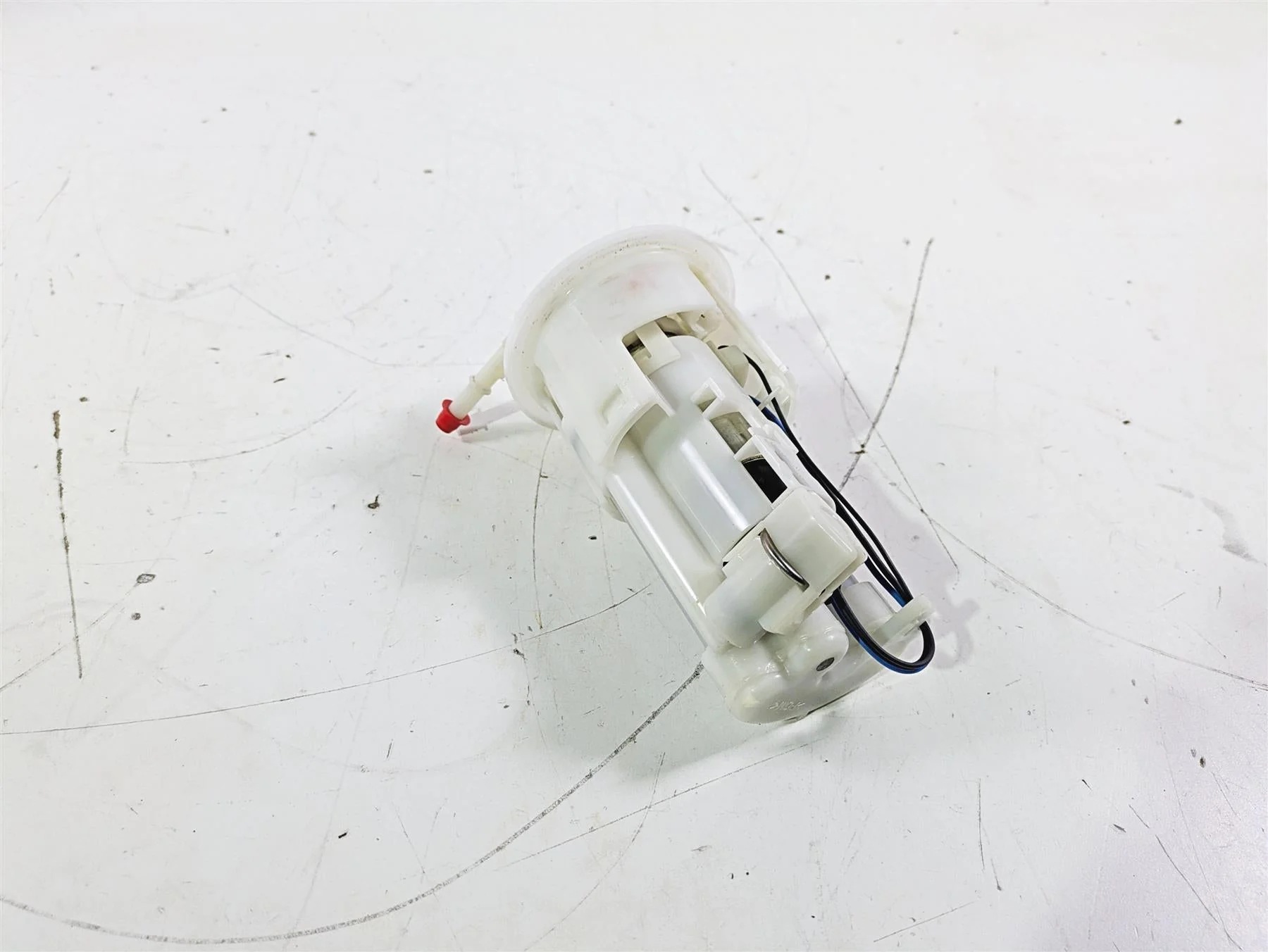 2019 Triumph Speed Triple RS 1050 Fuel Gas Petrol Pump & Sending Unit T2400735 - Image 11