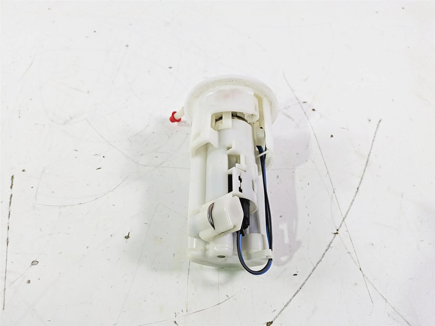 2019 Triumph Speed Triple RS 1050 Fuel Gas Petrol Pump & Sending Unit T2400735 - Image 12