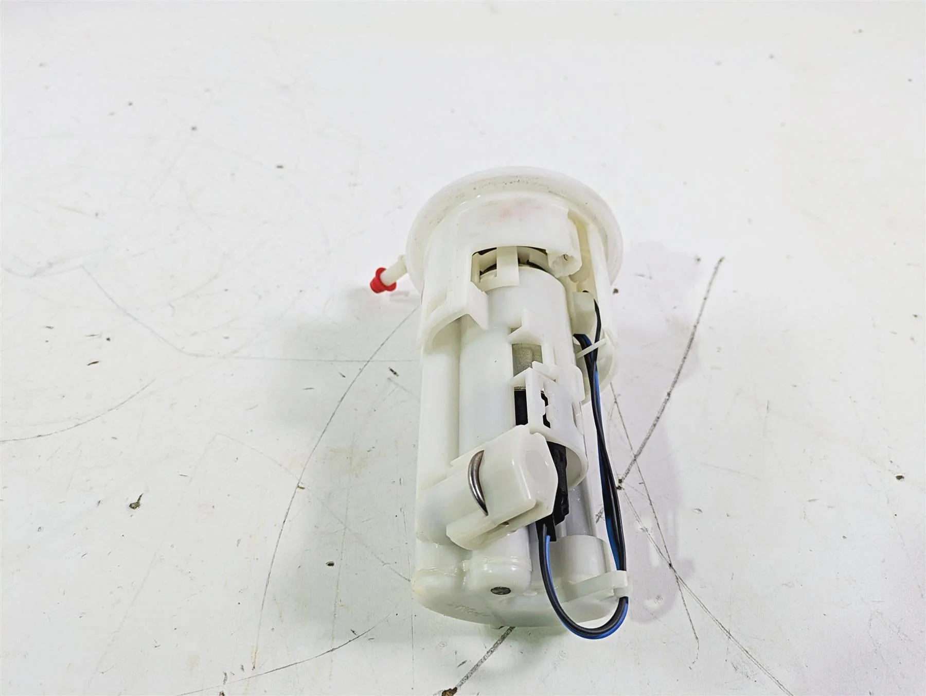 2019 Triumph Speed Triple RS 1050 Fuel Gas Petrol Pump & Sending Unit T2400735 - Image 4