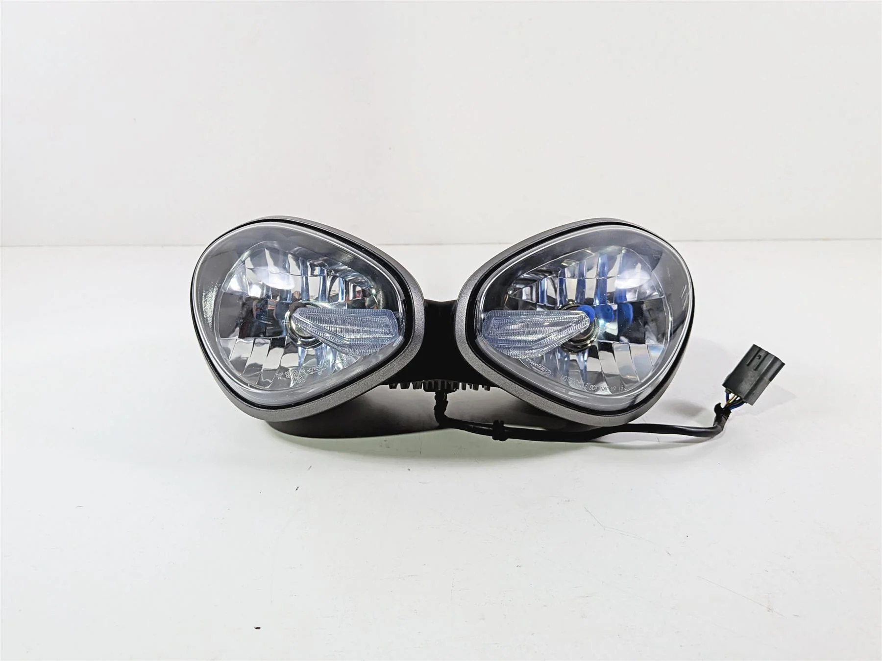 2019 Triumph Speed Triple RS 1050 Headlights Head Light Lamp -Scratch T2701345 - Image 4