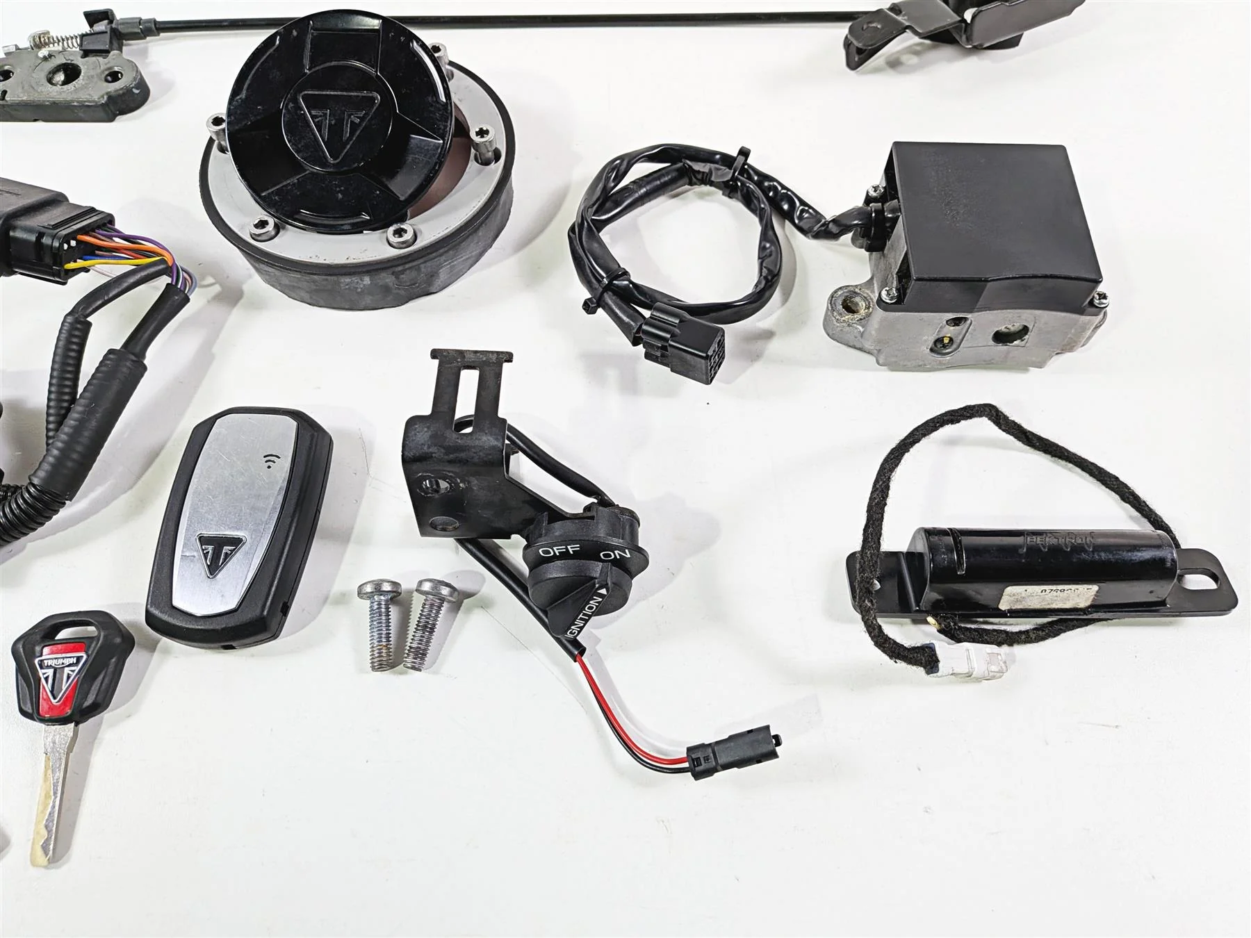 2019 Triumph Speed Triple RS 1050 Ignition Switch Cdi Immobilizer Fob T2502580 - Image 4