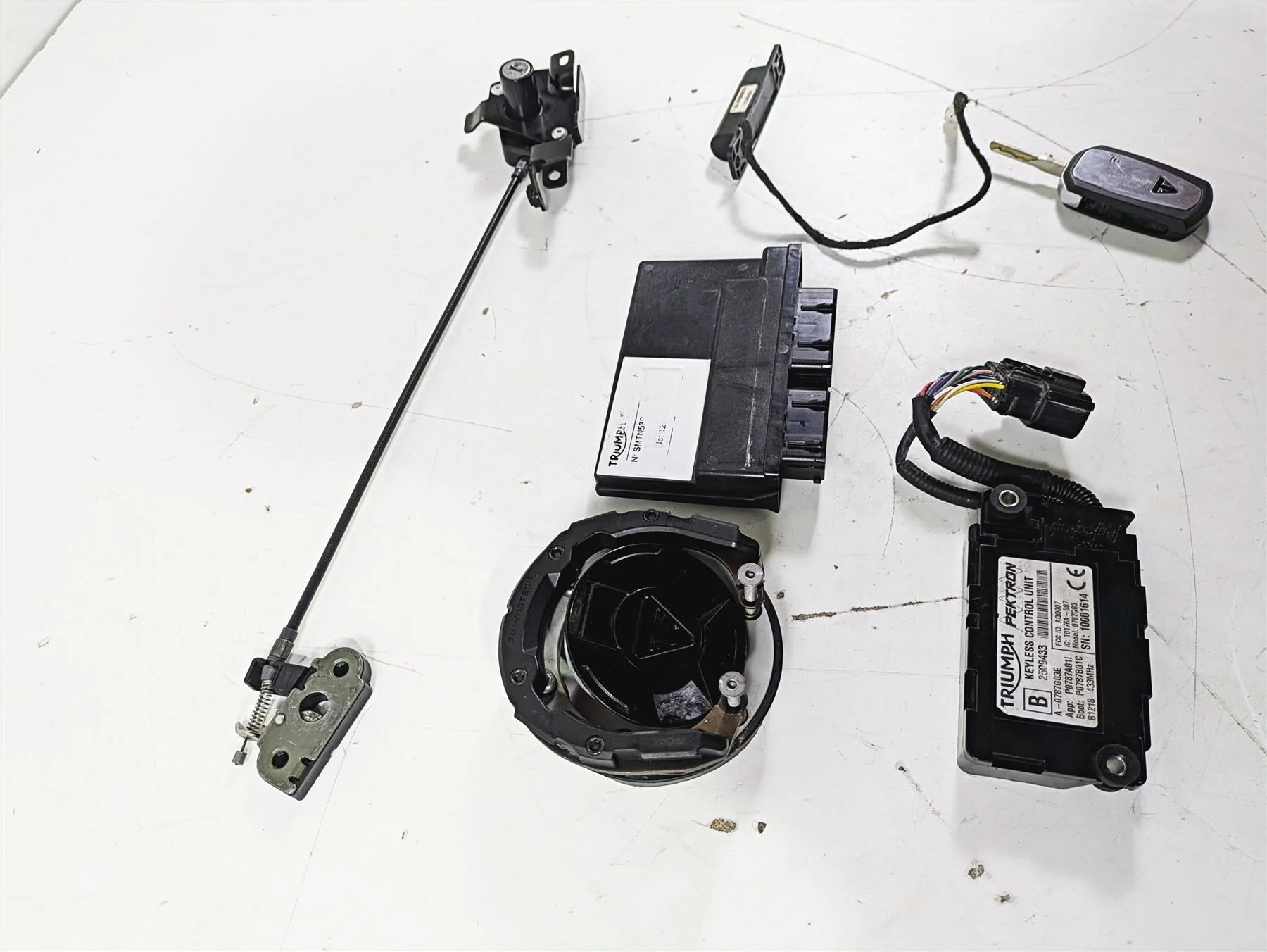 2019 Triumph Speed Triple RS 1050 Ignition Switch Key Immobilizer Cdi T1293450 - Image 2