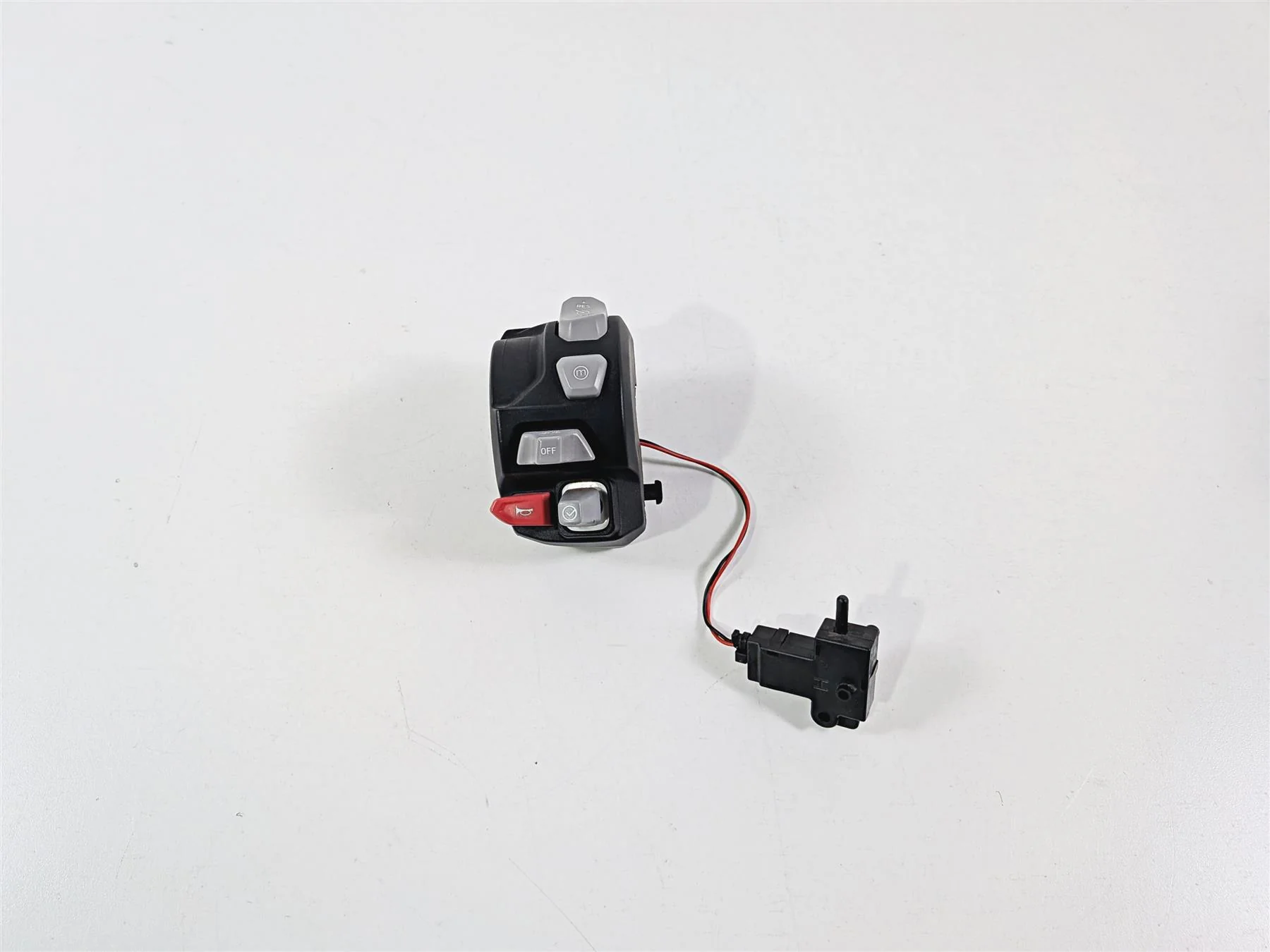 2019 Triumph Speed Triple RS 1050 Left Hand Control Switch Cruise T2044781 - Image 2