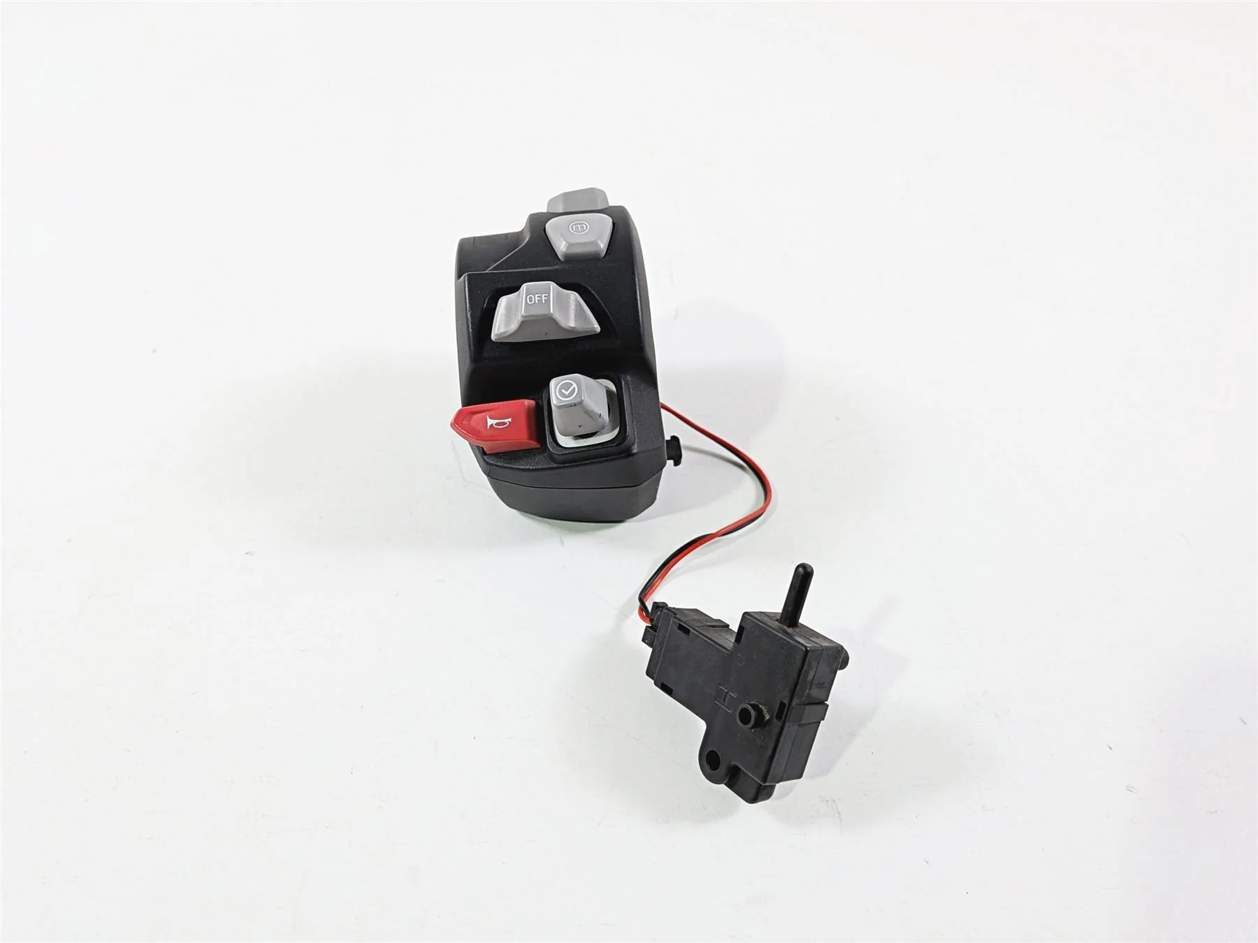 2019 Triumph Speed Triple RS 1050 Left Hand Control Switch Cruise T2044781 - Image 7