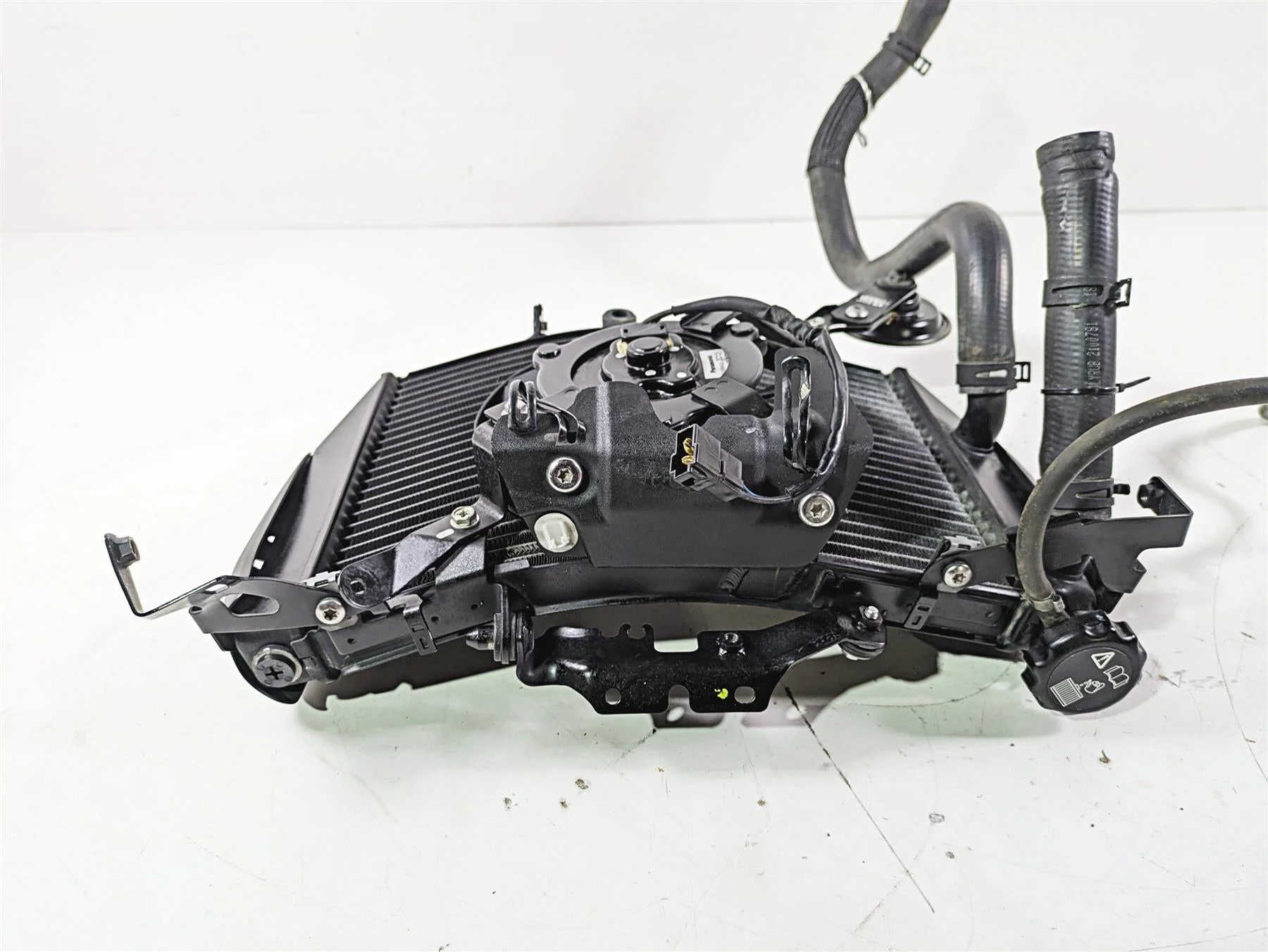 2019 Triumph Speed Triple RS 1050 Radiator Fan Reservoir Hoses Set T2100683 - Image 2